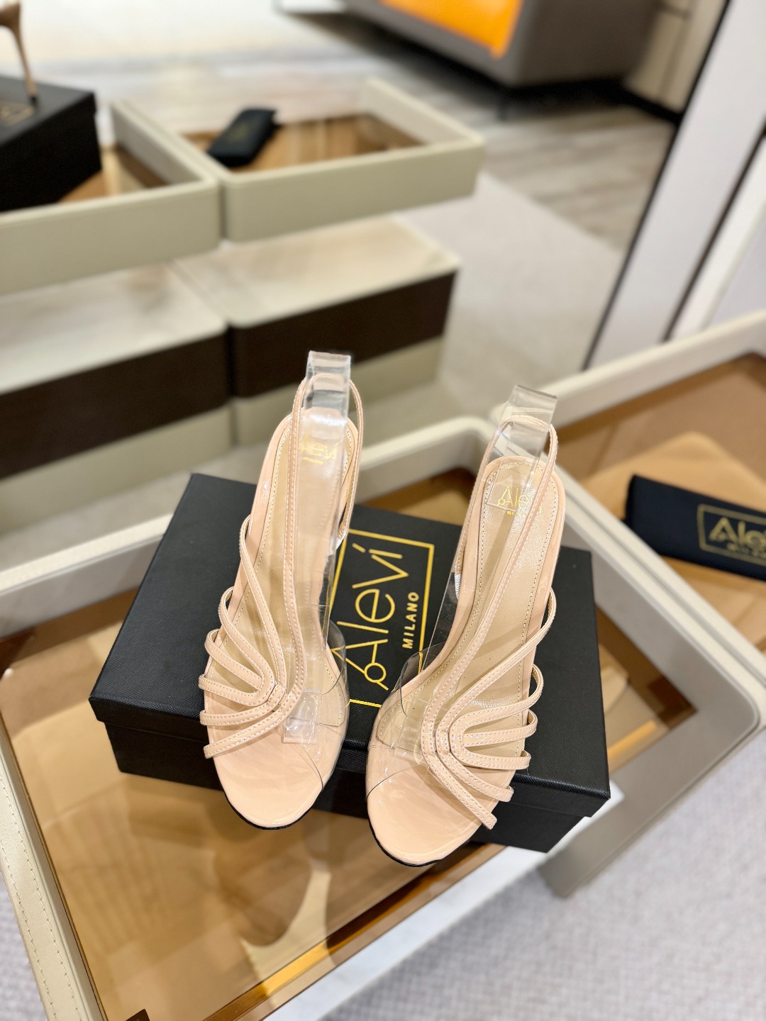 Alevi Mlano 阿列维·姆拉诺 𝘼𝙡𝙚𝙫𝙞 𝙈𝙡𝙖𝙣𝙤 Alevi Milano Alessan