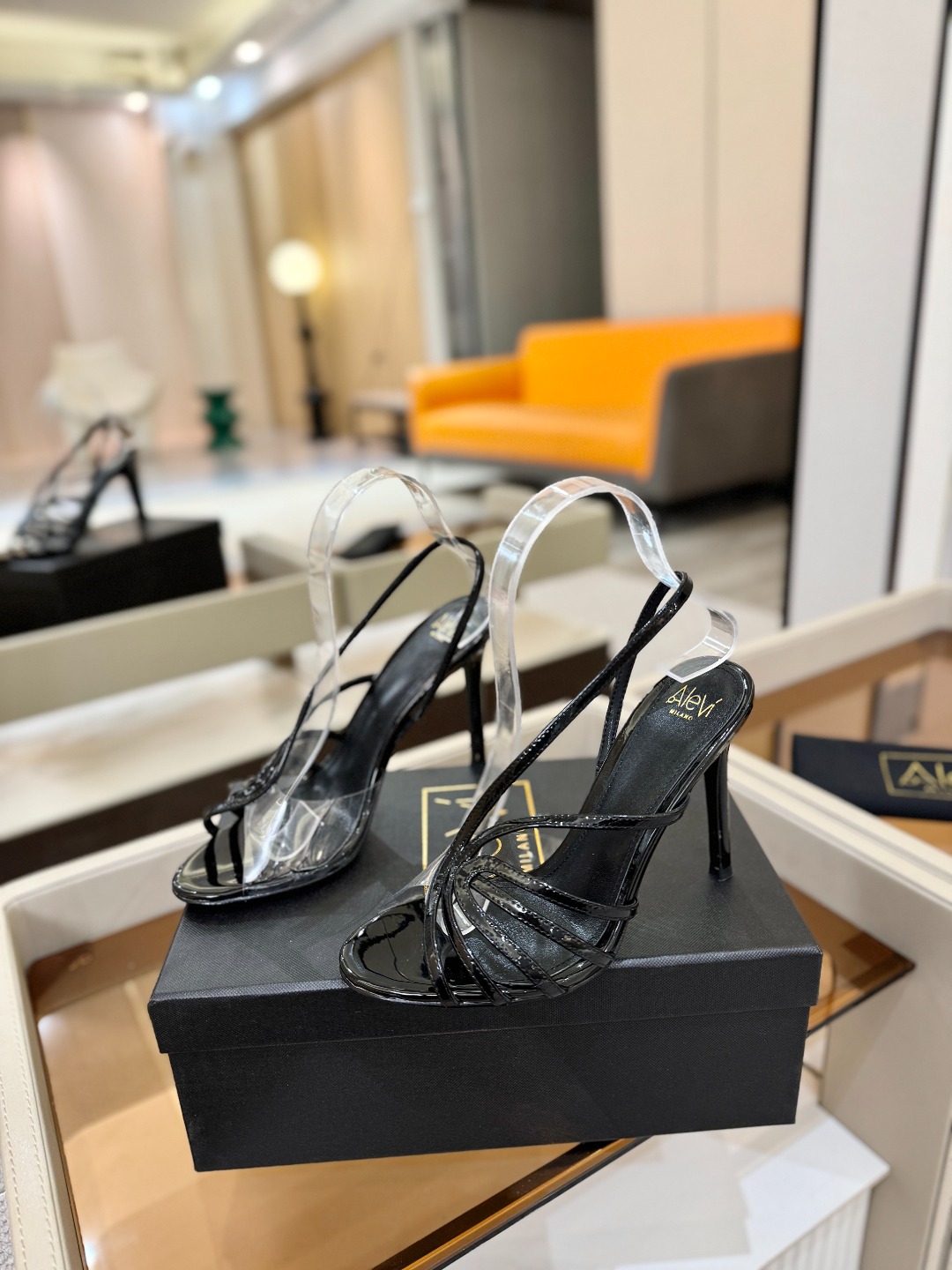 Alevi Mlano 阿列维·姆拉诺 𝘼𝙡𝙚𝙫𝙞 𝙈𝙡𝙖𝙣𝙤 Alevi Milano Alessan