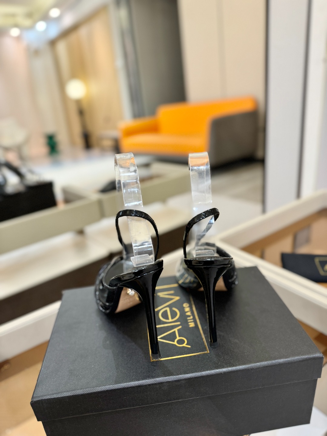 Alevi Mlano 阿列维·姆拉诺 𝘼𝙡𝙚𝙫𝙞 𝙈𝙡𝙖𝙣𝙤 Alevi Milano Alessan