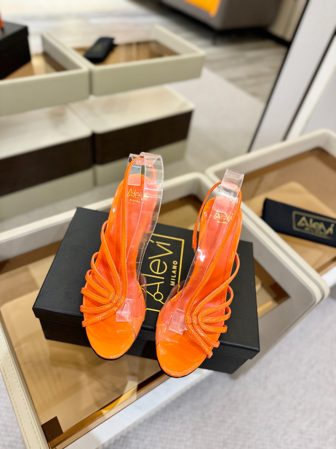 Alevi Mlano 阿列维·姆拉诺 𝘼𝙡𝙚𝙫𝙞 𝙈𝙡𝙖𝙣𝙤 Alevi Milano Alessan