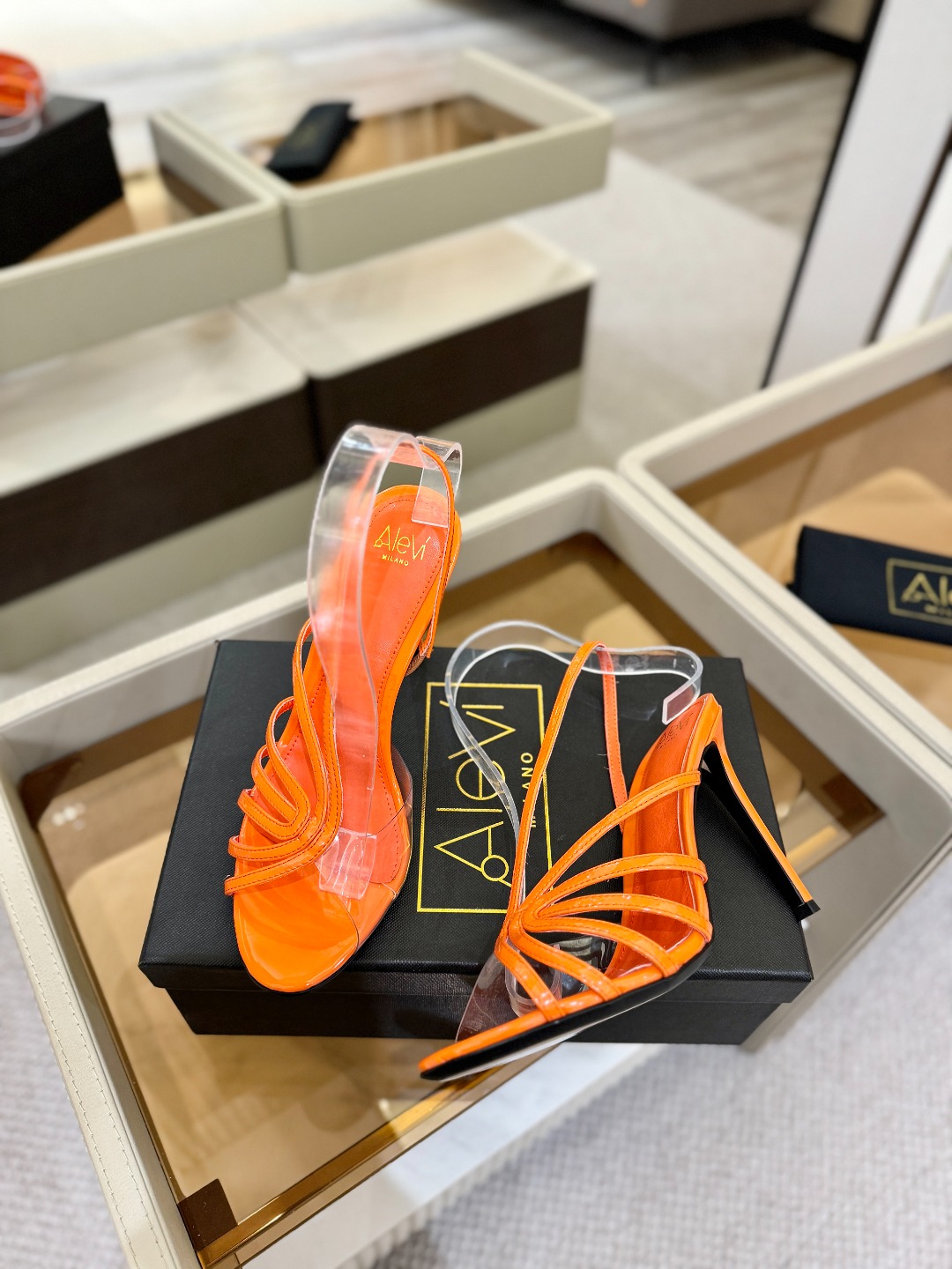 Alevi Mlano 阿列维·姆拉诺 𝘼𝙡𝙚𝙫𝙞 𝙈𝙡𝙖𝙣𝙤 Alevi Milano Alessan