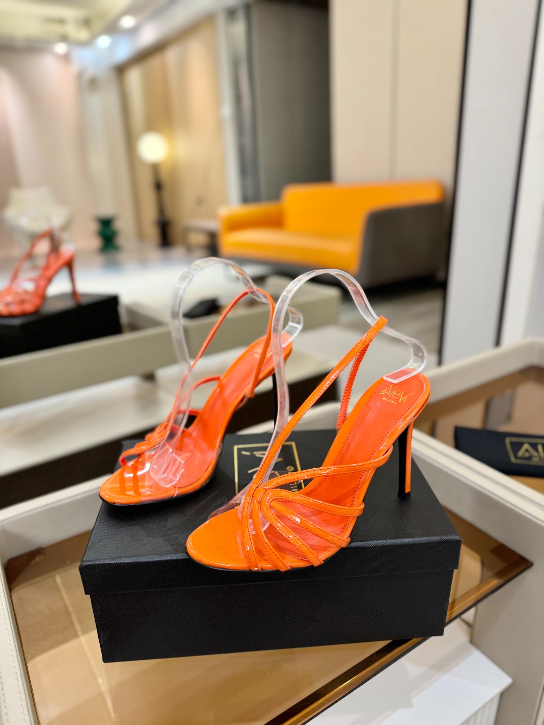 Alevi Mlano 阿列维·姆拉诺 𝘼𝙡𝙚𝙫𝙞 𝙈𝙡𝙖𝙣𝙤 Alevi Milano Alessan