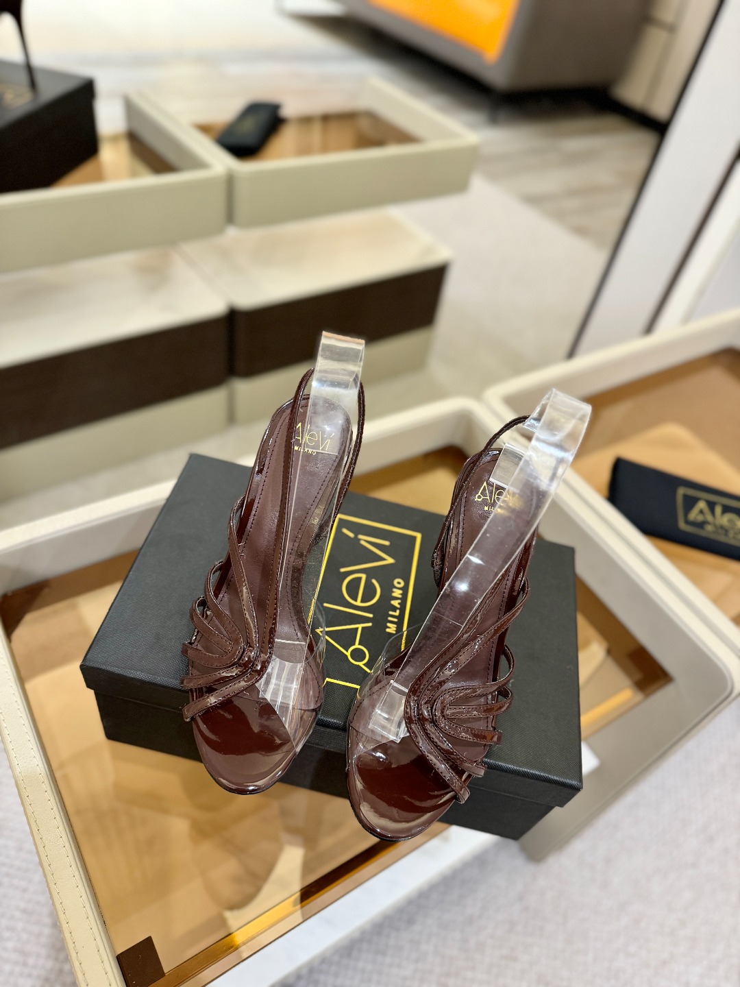 Alevi Mlano 阿列维·姆拉诺 𝘼𝙡𝙚𝙫𝙞 𝙈𝙡𝙖𝙣𝙤 Alevi Milano Alessan