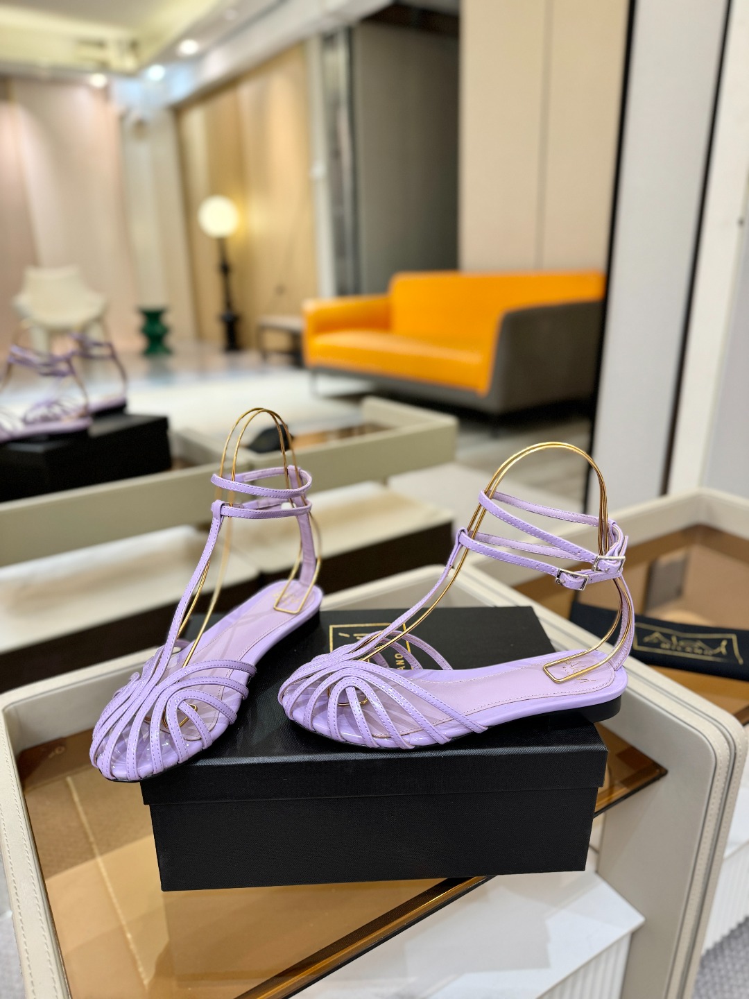 Alevi Mlano 阿列维·姆拉诺 𝘼𝙡𝙚𝙫𝙞 𝙈𝙡𝙖𝙣𝙤Alevi Milano包头平底走秀款一个