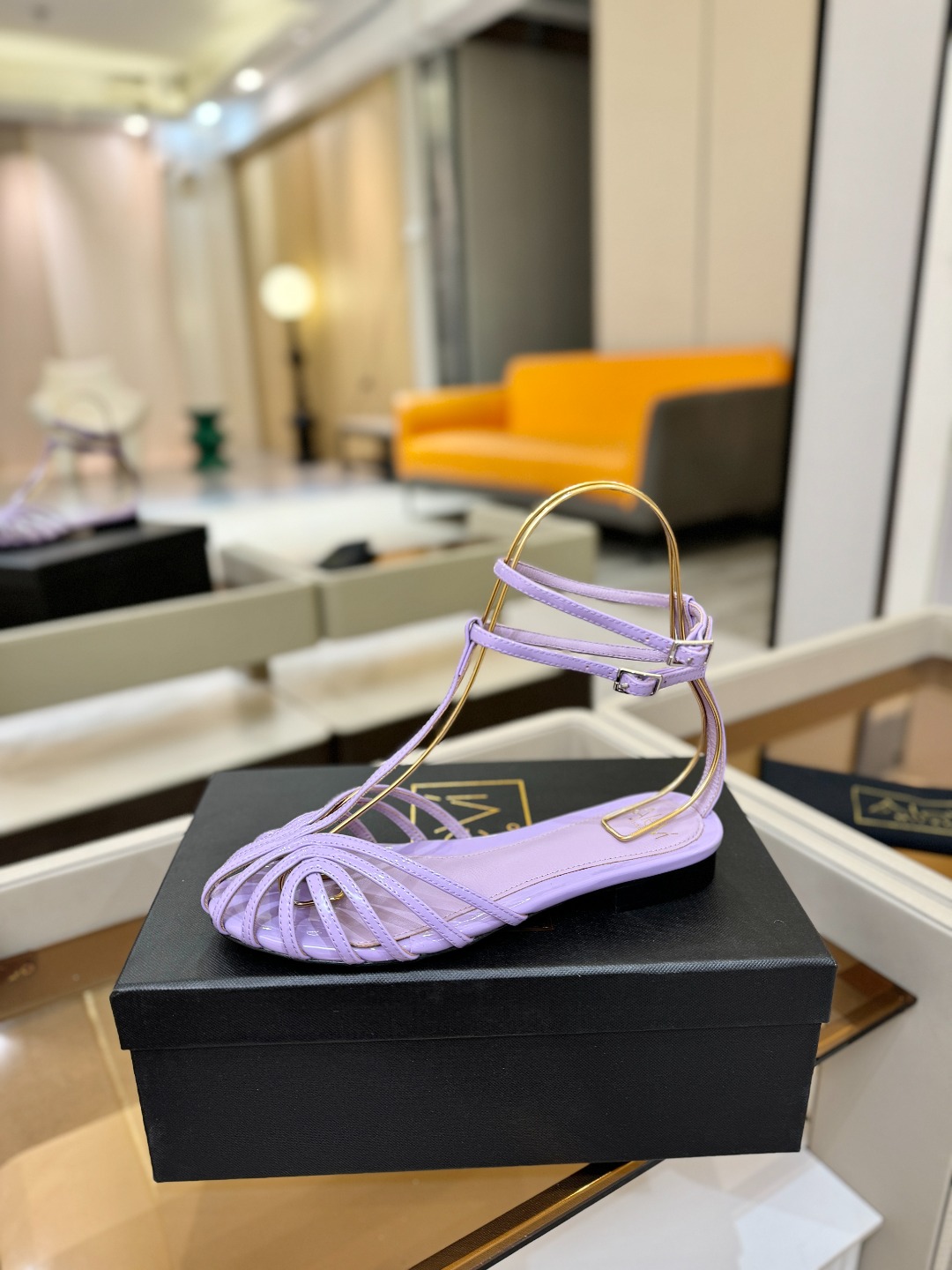 Alevi Mlano 阿列维·姆拉诺 𝘼𝙡𝙚𝙫𝙞 𝙈𝙡𝙖𝙣𝙤Alevi Milano包头平底走秀款一个