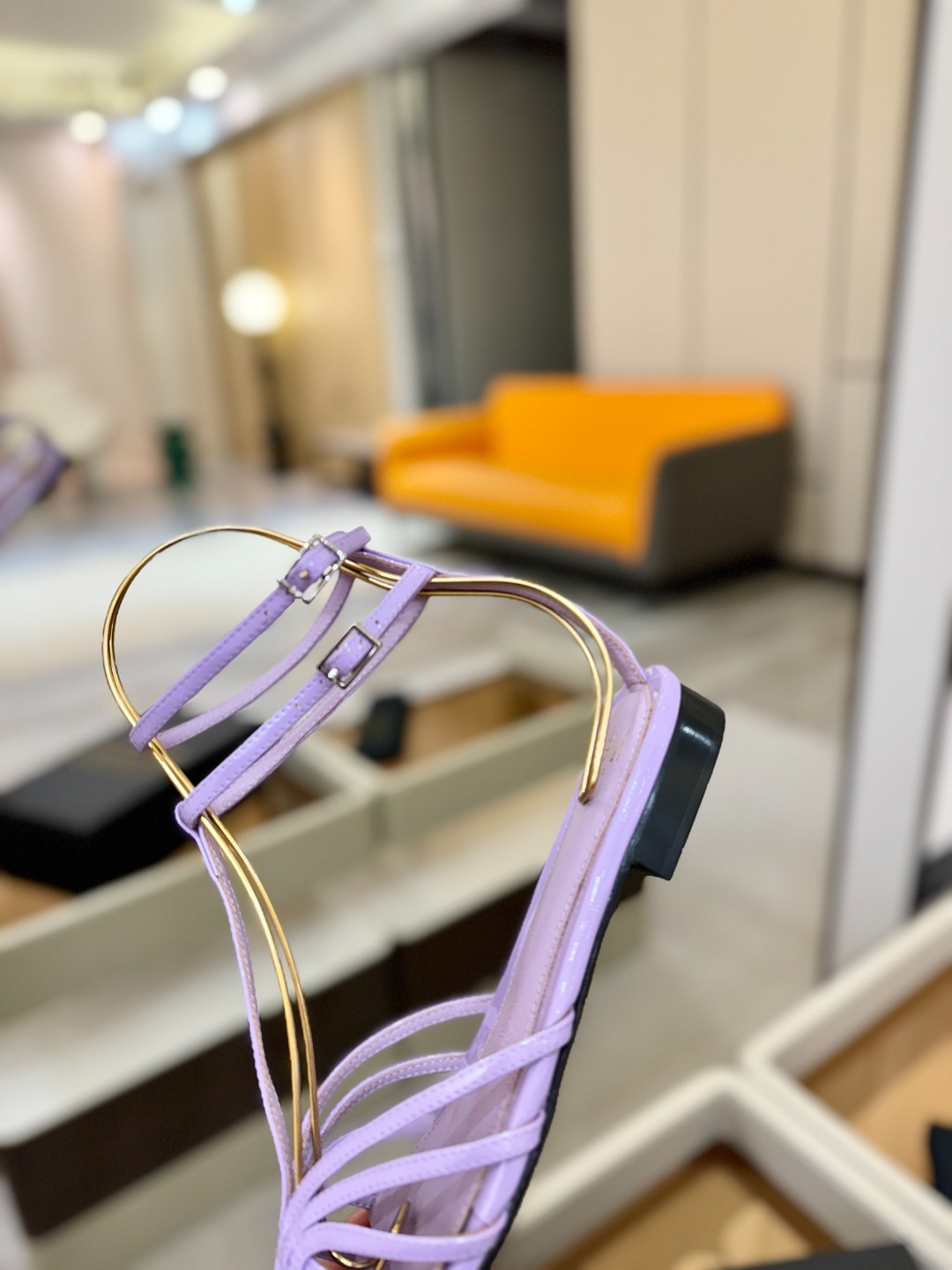 Alevi Mlano 阿列维·姆拉诺 𝘼𝙡𝙚𝙫𝙞 𝙈𝙡𝙖𝙣𝙤Alevi Milano包头平底走秀款一个