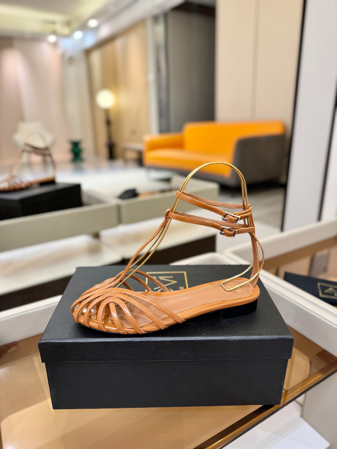 Alevi Mlano 阿列维·姆拉诺 𝘼𝙡𝙚𝙫𝙞 𝙈𝙡𝙖𝙣𝙤Alevi Milano包头平底走秀款一个