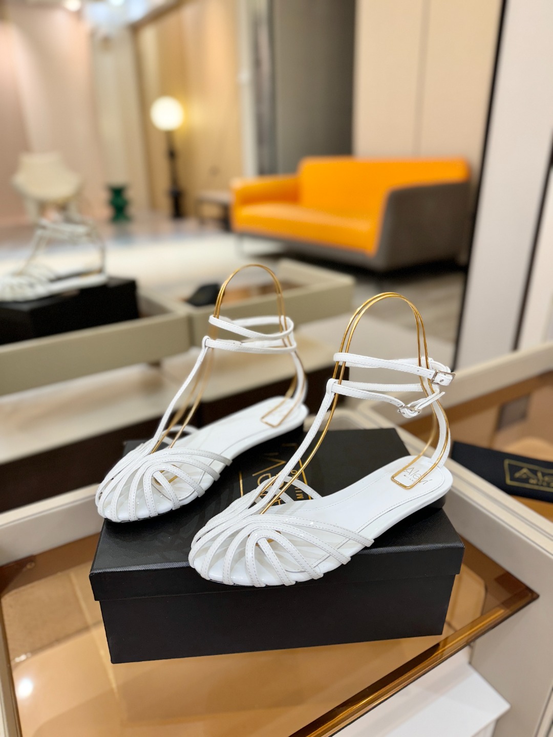 Alevi Mlano 阿列维·姆拉诺 𝘼𝙡𝙚𝙫𝙞 𝙈𝙡𝙖𝙣𝙤Alevi Milano包头平底走秀款一个