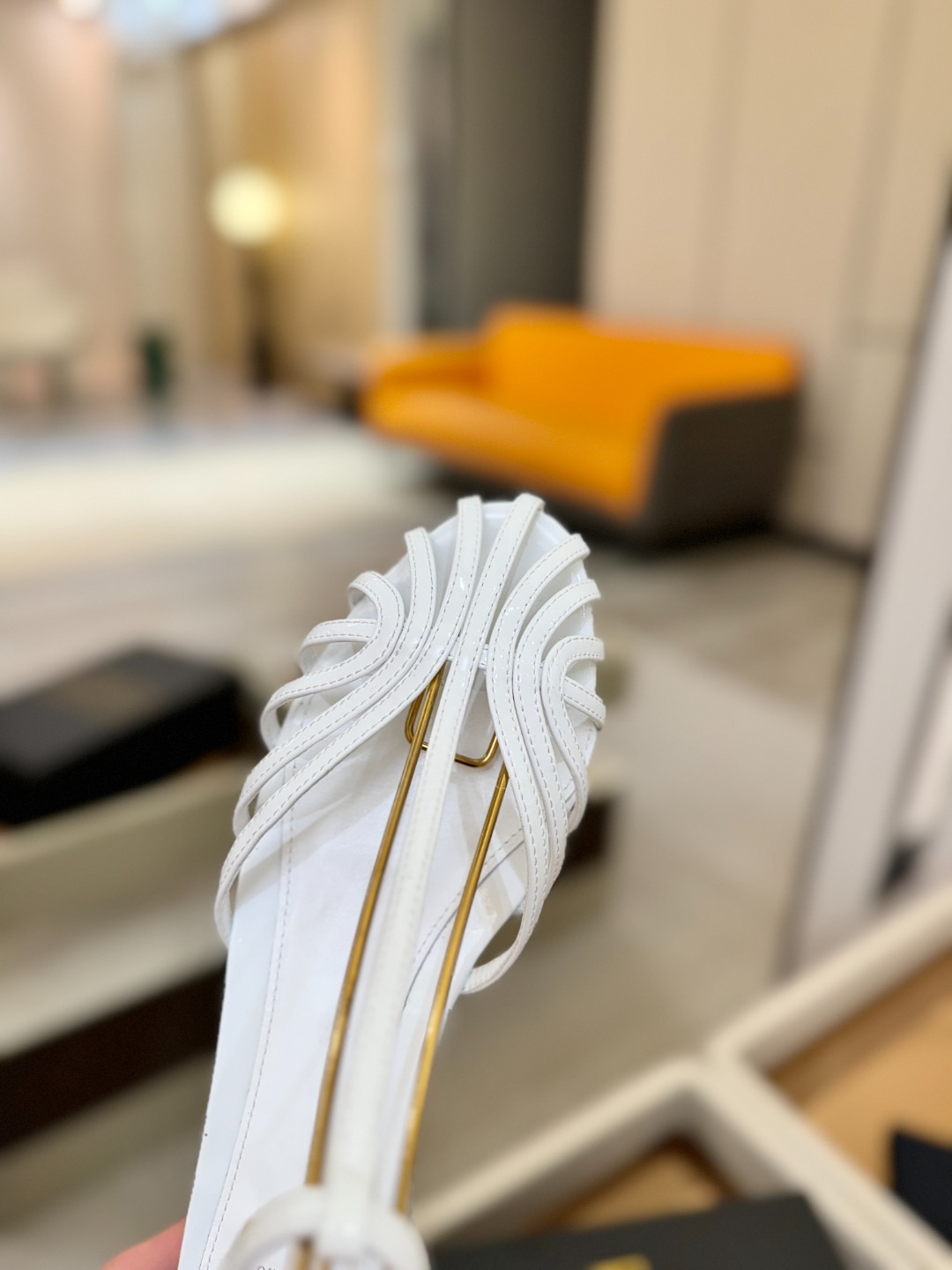 Alevi Mlano 阿列维·姆拉诺 𝘼𝙡𝙚𝙫𝙞 𝙈𝙡𝙖𝙣𝙤Alevi Milano包头平底走秀款一个