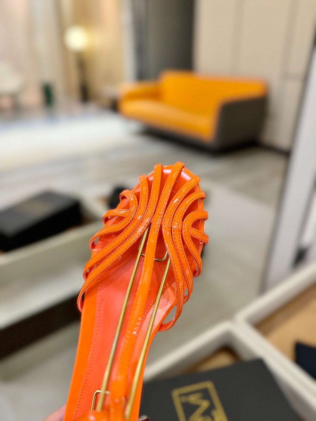 Alevi Mlano 阿列维·姆拉诺 𝘼𝙡𝙚𝙫𝙞 𝙈𝙡𝙖𝙣𝙤Alevi Milano包头平底走秀款一个