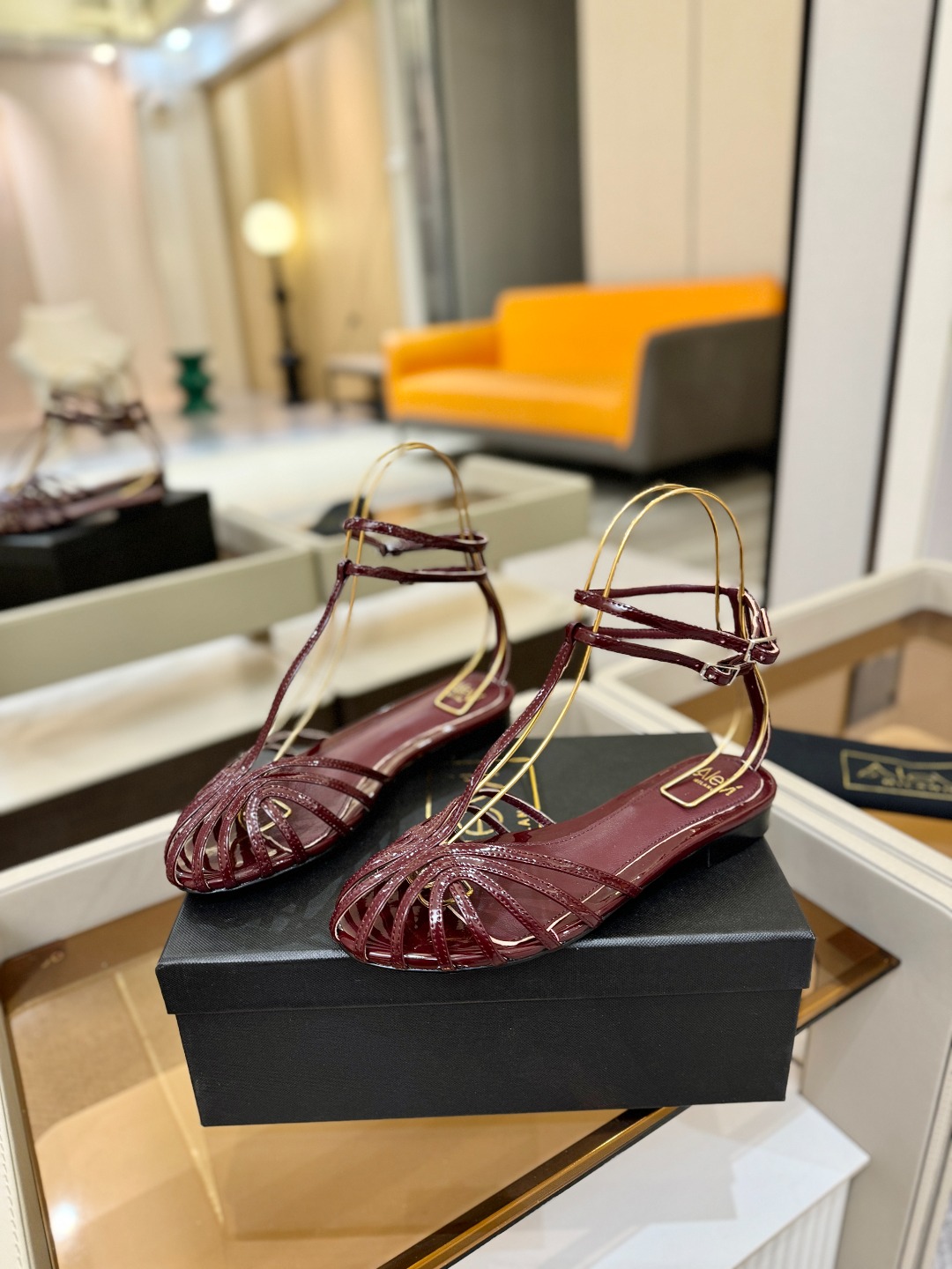 Alevi Mlano 阿列维·姆拉诺 𝘼𝙡𝙚𝙫𝙞 𝙈𝙡𝙖𝙣𝙤Alevi Milano包头平底走秀款一个