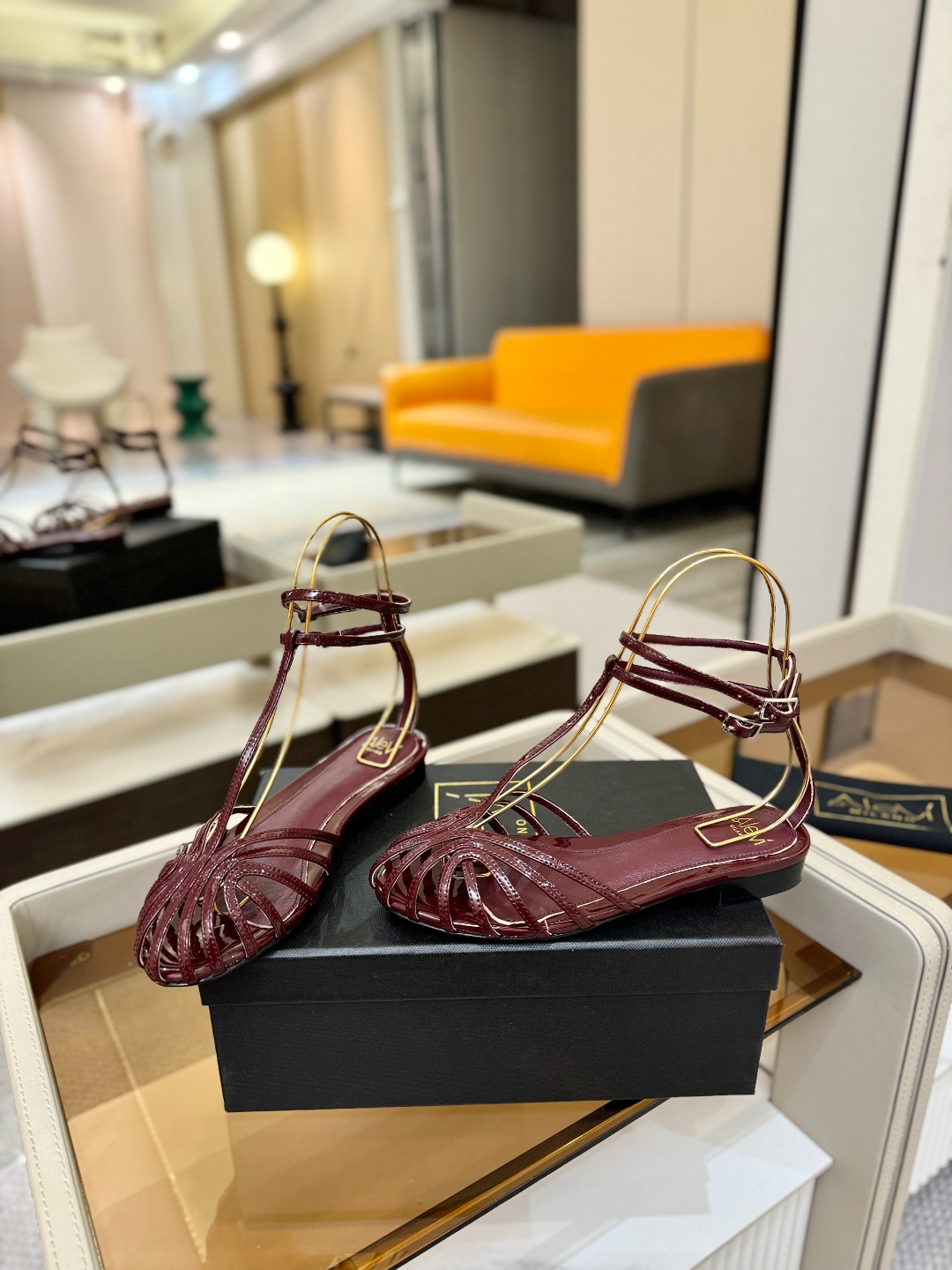 Alevi Mlano 阿列维·姆拉诺 𝘼𝙡𝙚𝙫𝙞 𝙈𝙡𝙖𝙣𝙤Alevi Milano包头平底走秀款一个