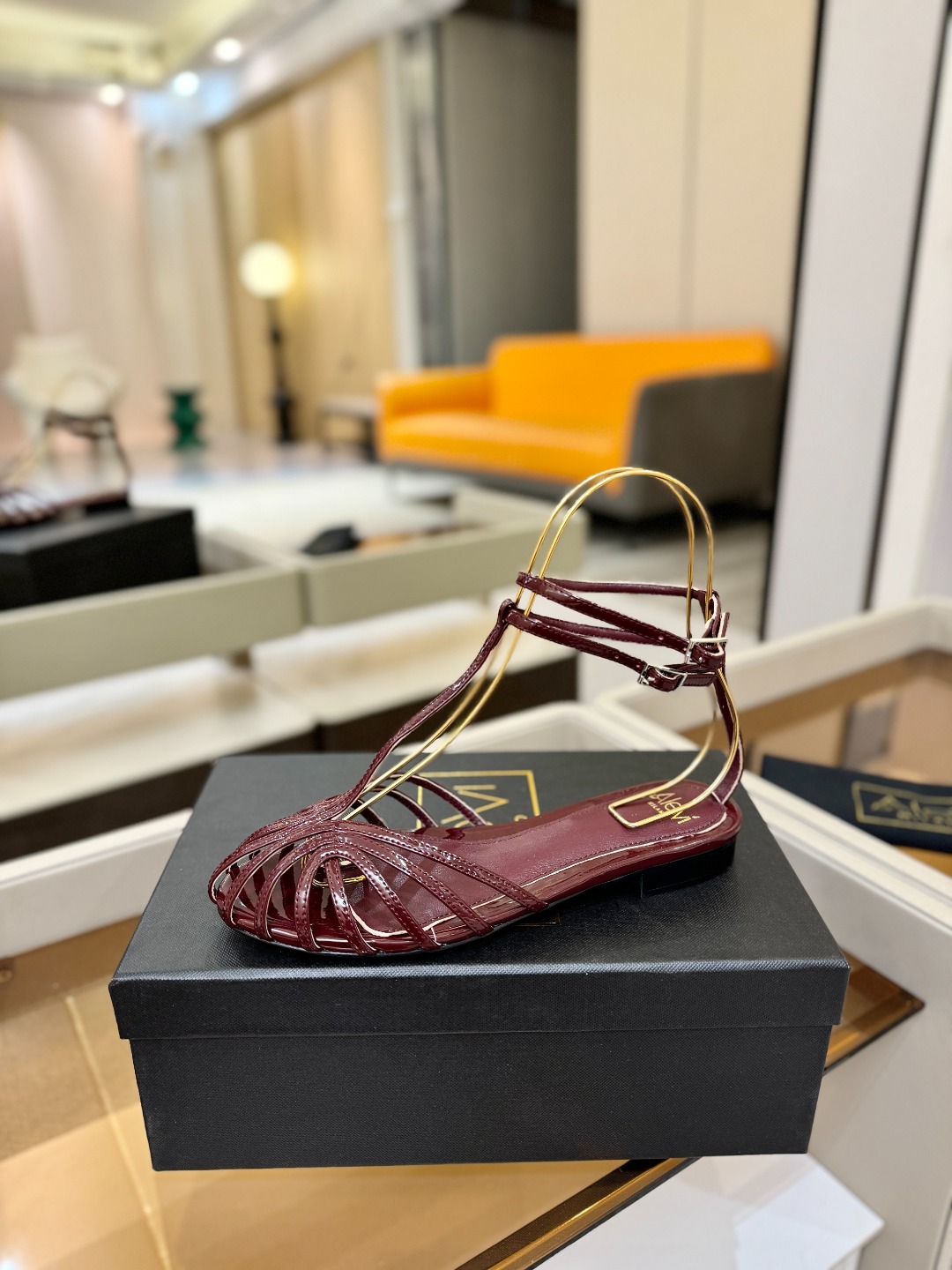 Alevi Mlano 阿列维·姆拉诺 𝘼𝙡𝙚𝙫𝙞 𝙈𝙡𝙖𝙣𝙤Alevi Milano包头平底走秀款一个