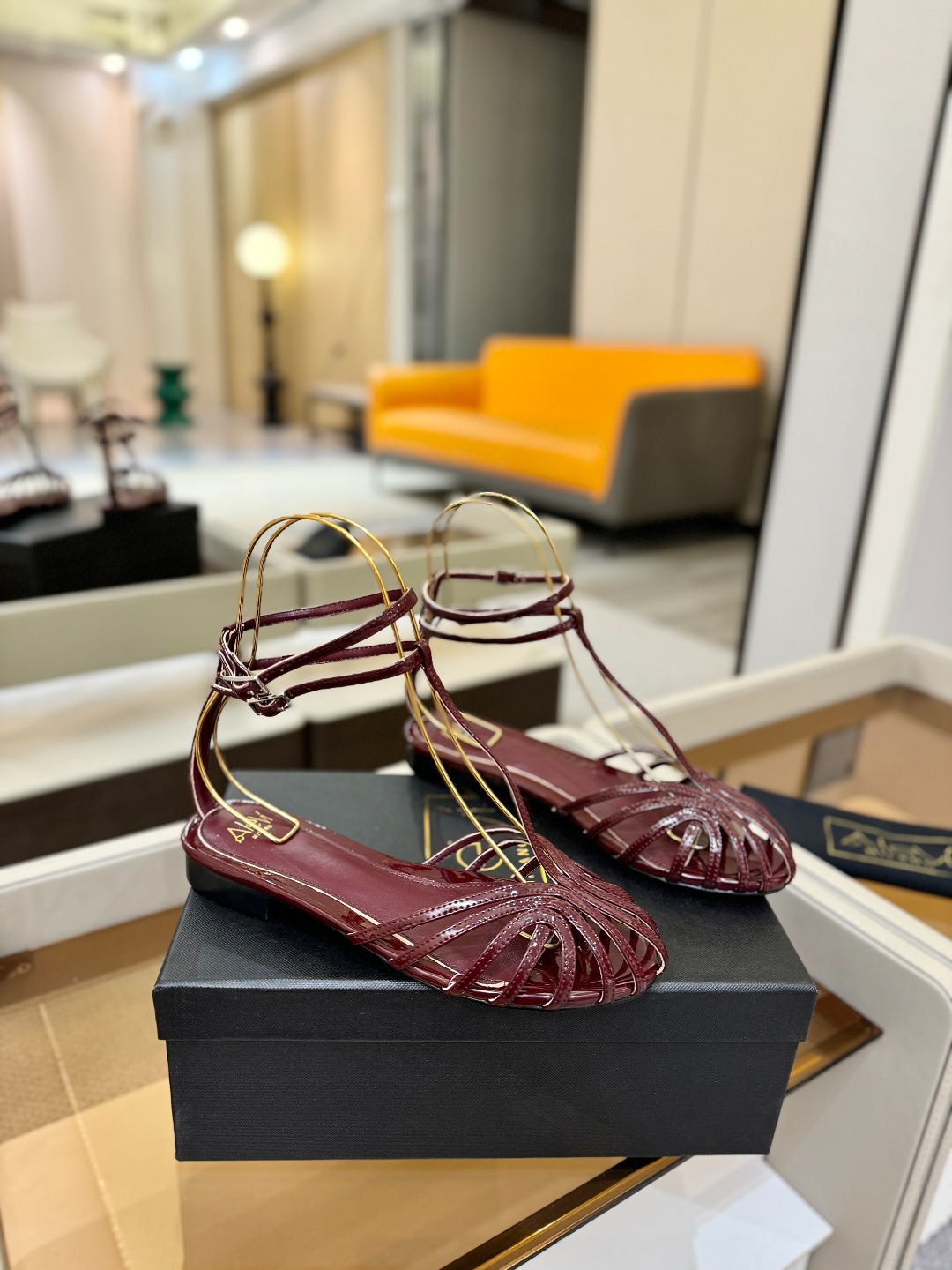 Alevi Mlano 阿列维·姆拉诺 𝘼𝙡𝙚𝙫𝙞 𝙈𝙡𝙖𝙣𝙤Alevi Milano包头平底走秀款一个