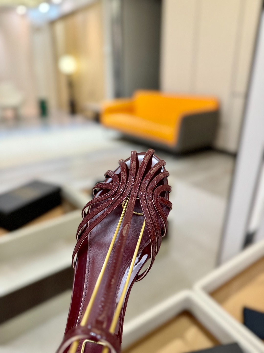 Alevi Mlano 阿列维·姆拉诺 𝘼𝙡𝙚𝙫𝙞 𝙈𝙡𝙖𝙣𝙤Alevi Milano包头平底走秀款一个