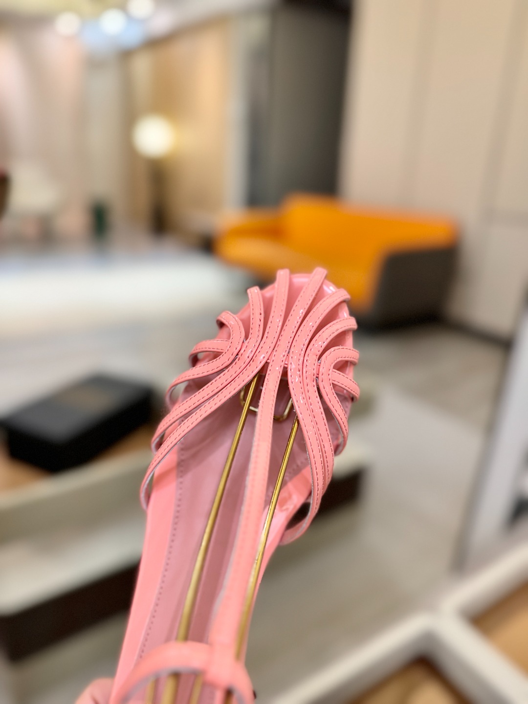 Alevi Mlano 阿列维·姆拉诺 𝘼𝙡𝙚𝙫𝙞 𝙈𝙡𝙖𝙣𝙤Alevi Milano包头平底走秀款一个