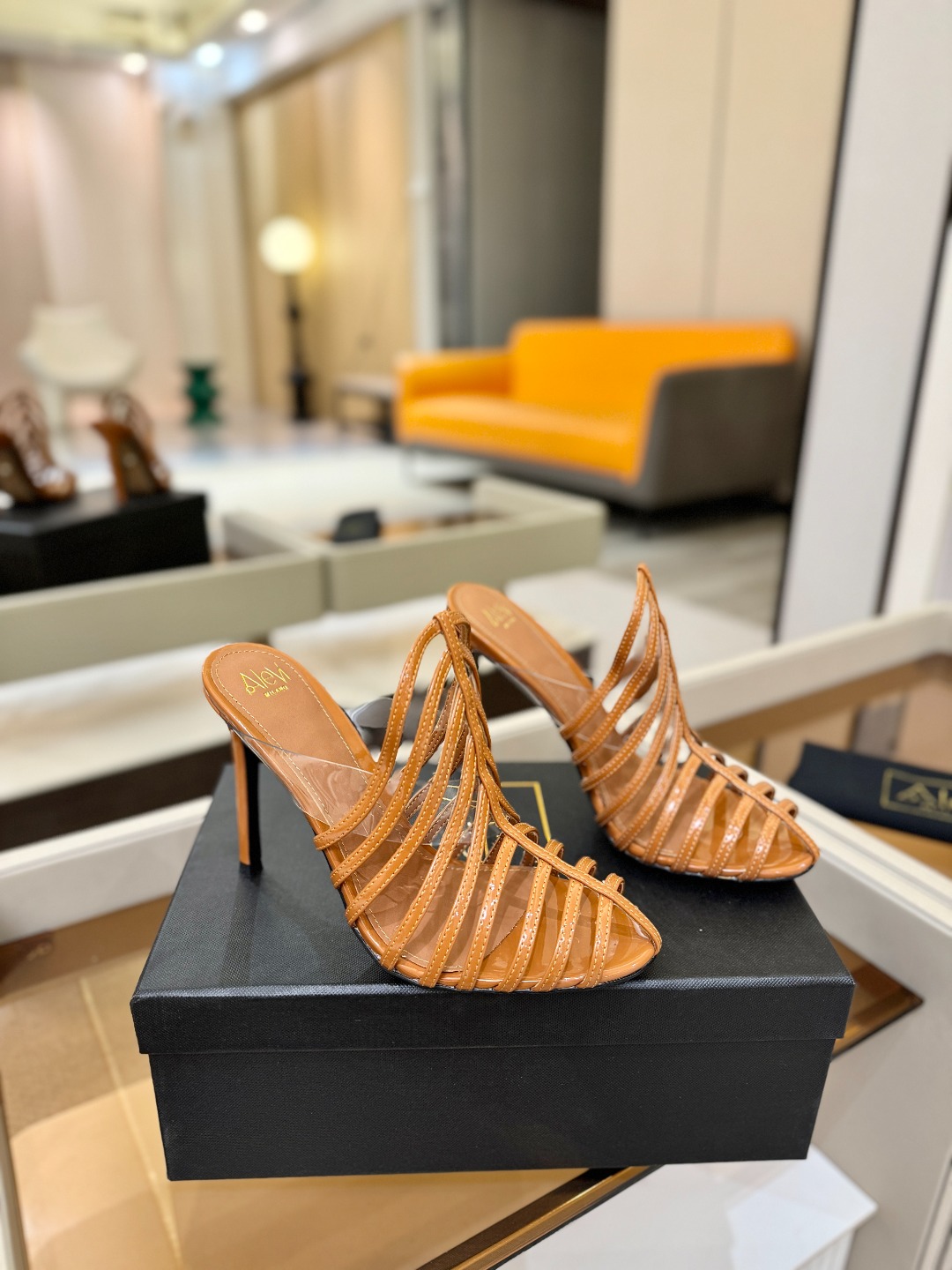 Alevi Mlano 阿列维·姆拉诺 𝘼𝙡𝙚𝙫𝙞 𝙈𝙡𝙖𝙣𝙤 Alevi Milano Alessan