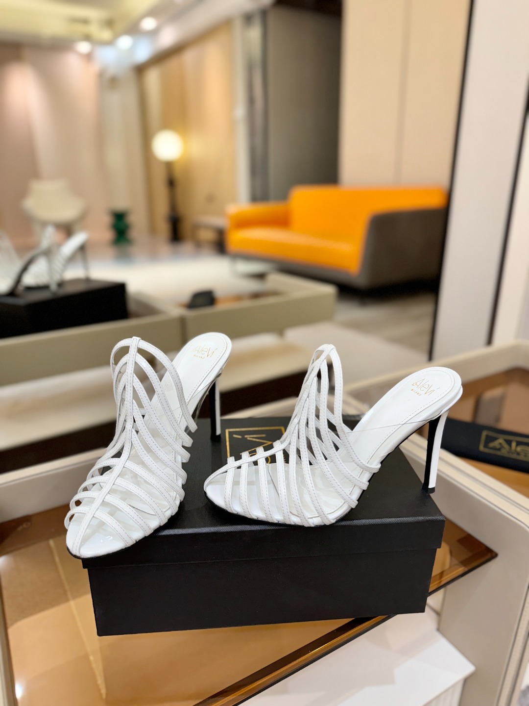 Alevi Mlano 阿列维·姆拉诺 𝘼𝙡𝙚𝙫𝙞 𝙈𝙡𝙖𝙣𝙤 Alevi Milano Alessan