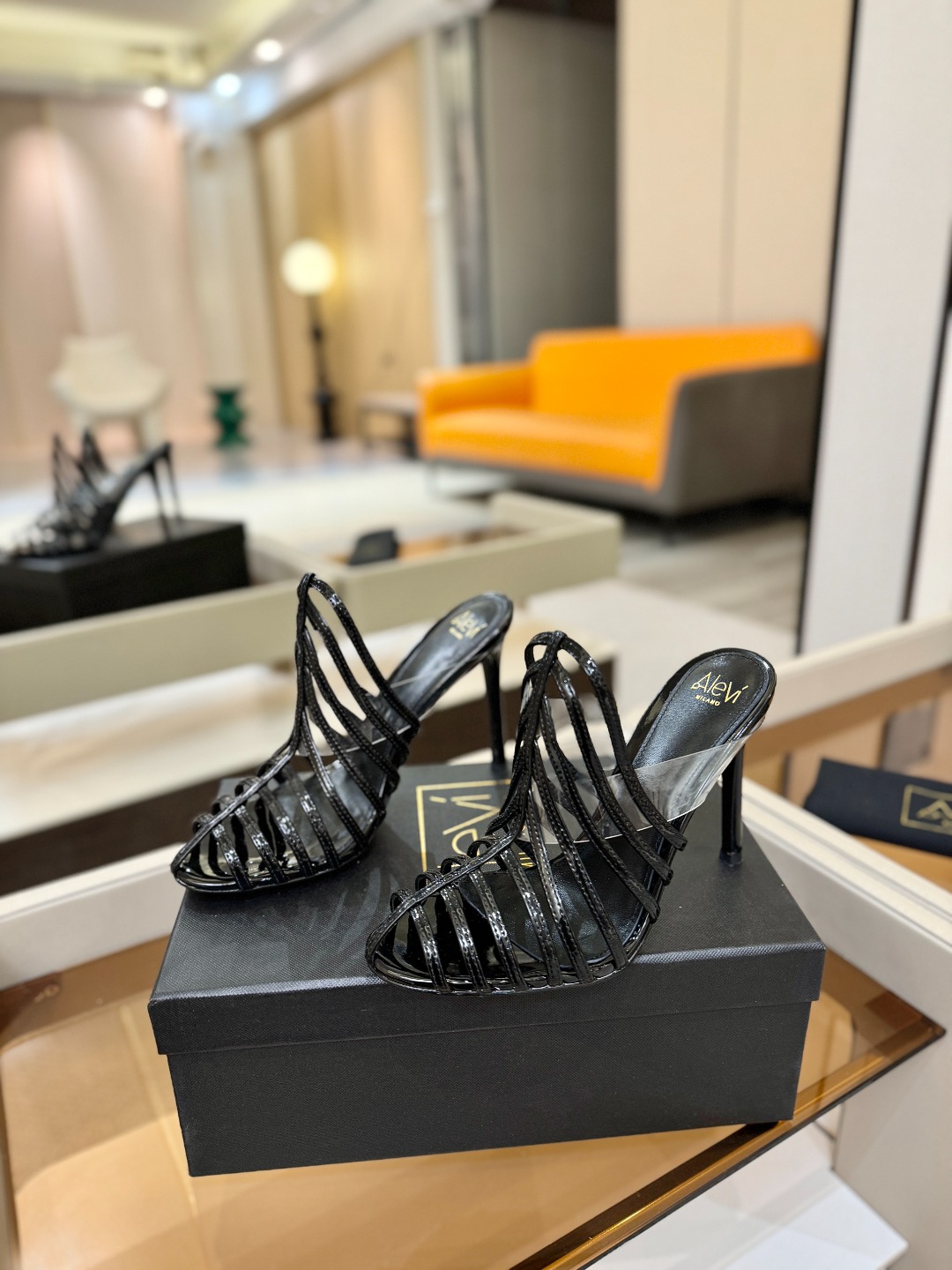 Alevi Mlano 阿列维·姆拉诺 𝘼𝙡𝙚𝙫𝙞 𝙈𝙡𝙖𝙣𝙤 Alevi Milano Alessan