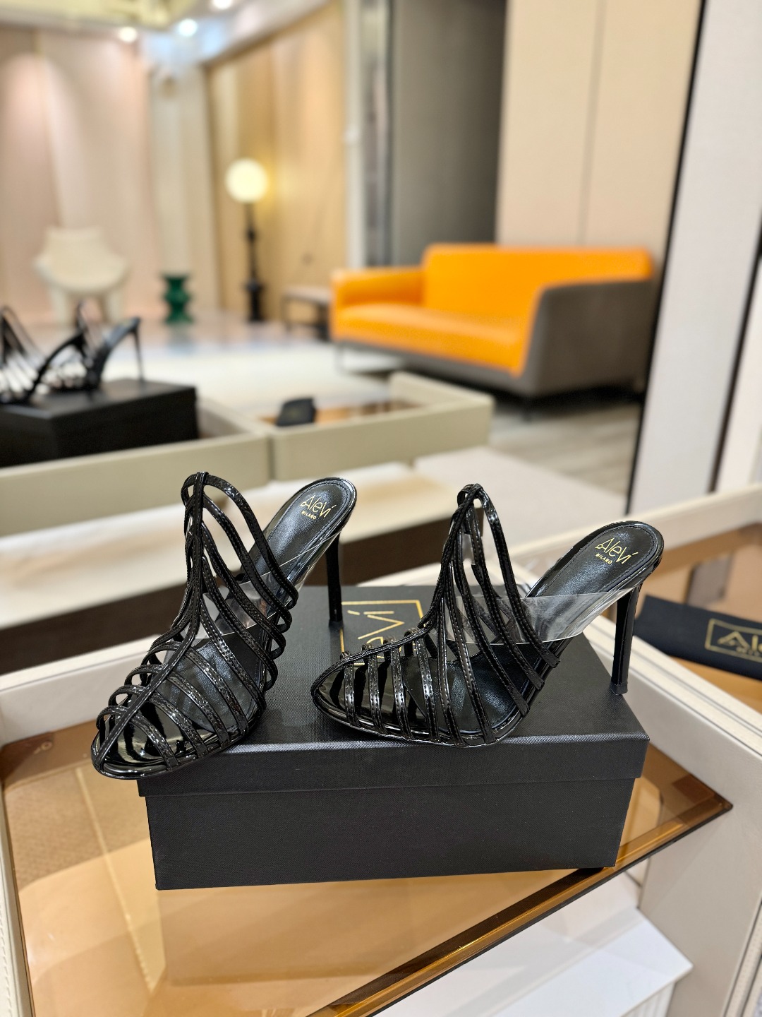 Alevi Mlano 阿列维·姆拉诺 𝘼𝙡𝙚𝙫𝙞 𝙈𝙡𝙖𝙣𝙤 Alevi Milano Alessan