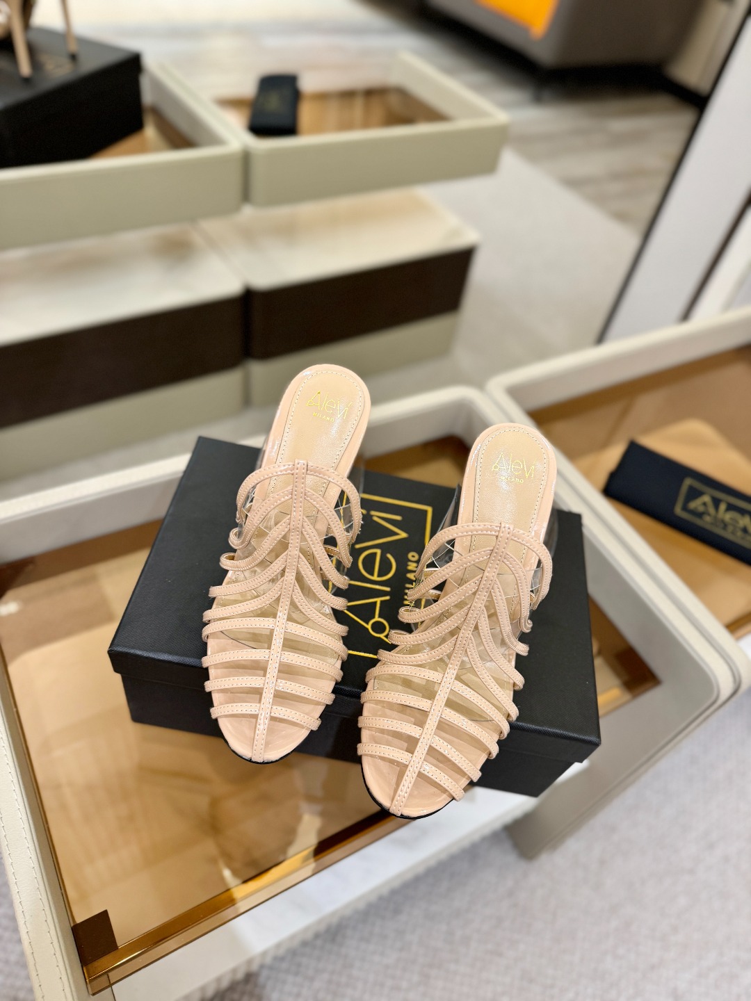 Alevi Mlano 阿列维·姆拉诺 𝘼𝙡𝙚𝙫𝙞 𝙈𝙡𝙖𝙣𝙤 Alevi Milano Alessan