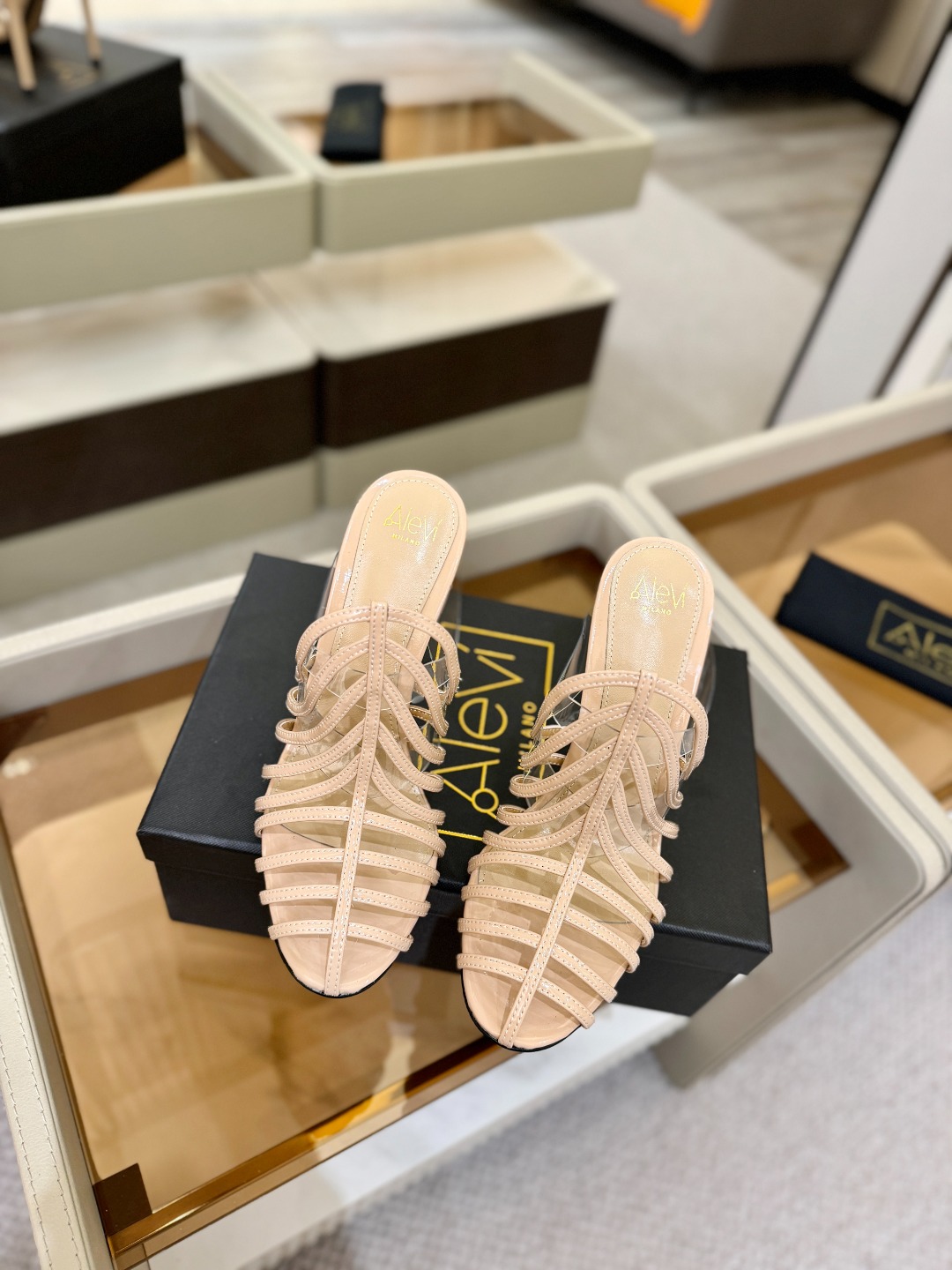 Alevi Mlano 阿列维·姆拉诺 𝘼𝙡𝙚𝙫𝙞 𝙈𝙡𝙖𝙣𝙤 Alevi Milano Alessan