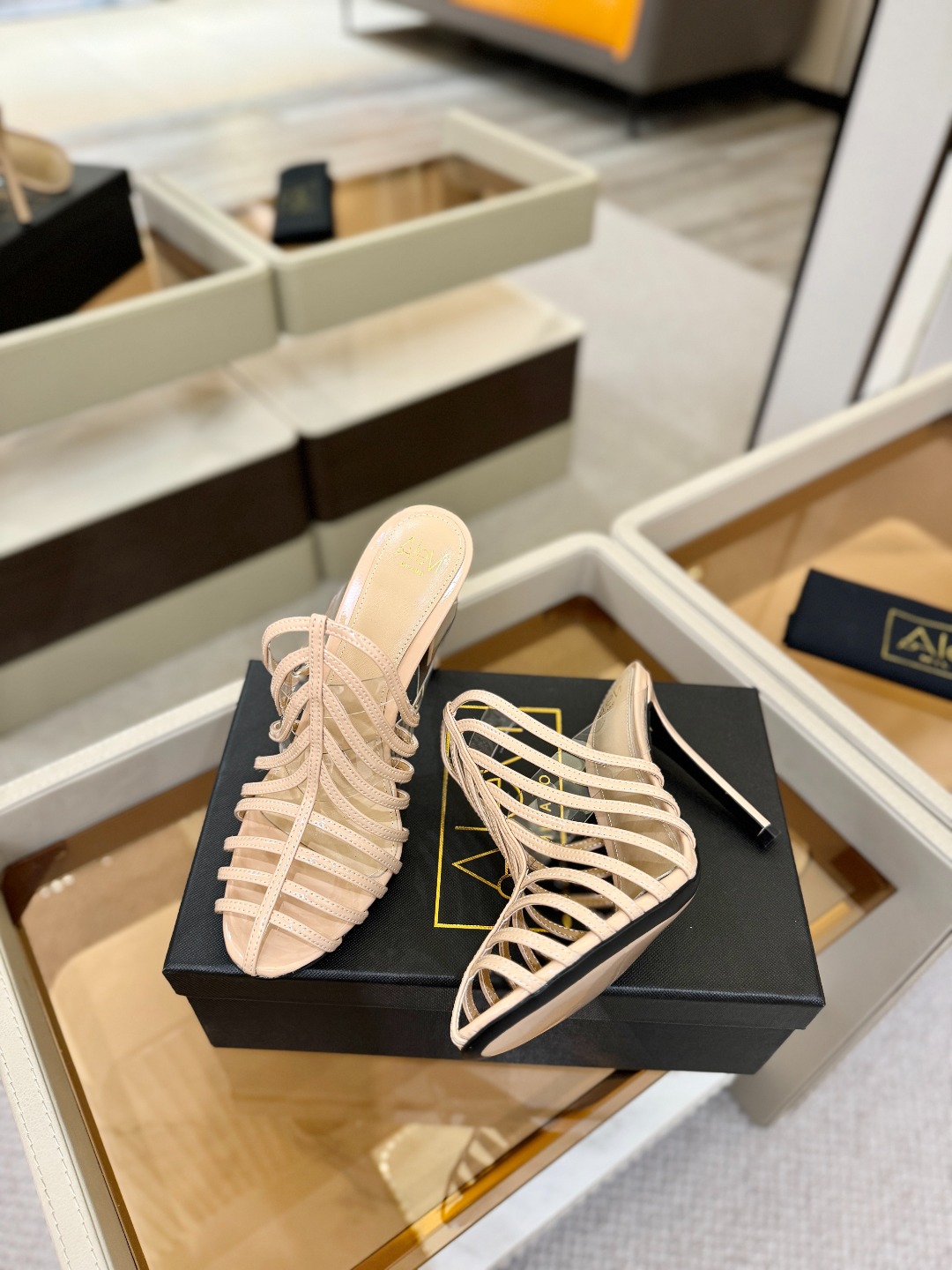 Alevi Mlano 阿列维·姆拉诺 𝘼𝙡𝙚𝙫𝙞 𝙈𝙡𝙖𝙣𝙤 Alevi Milano Alessan