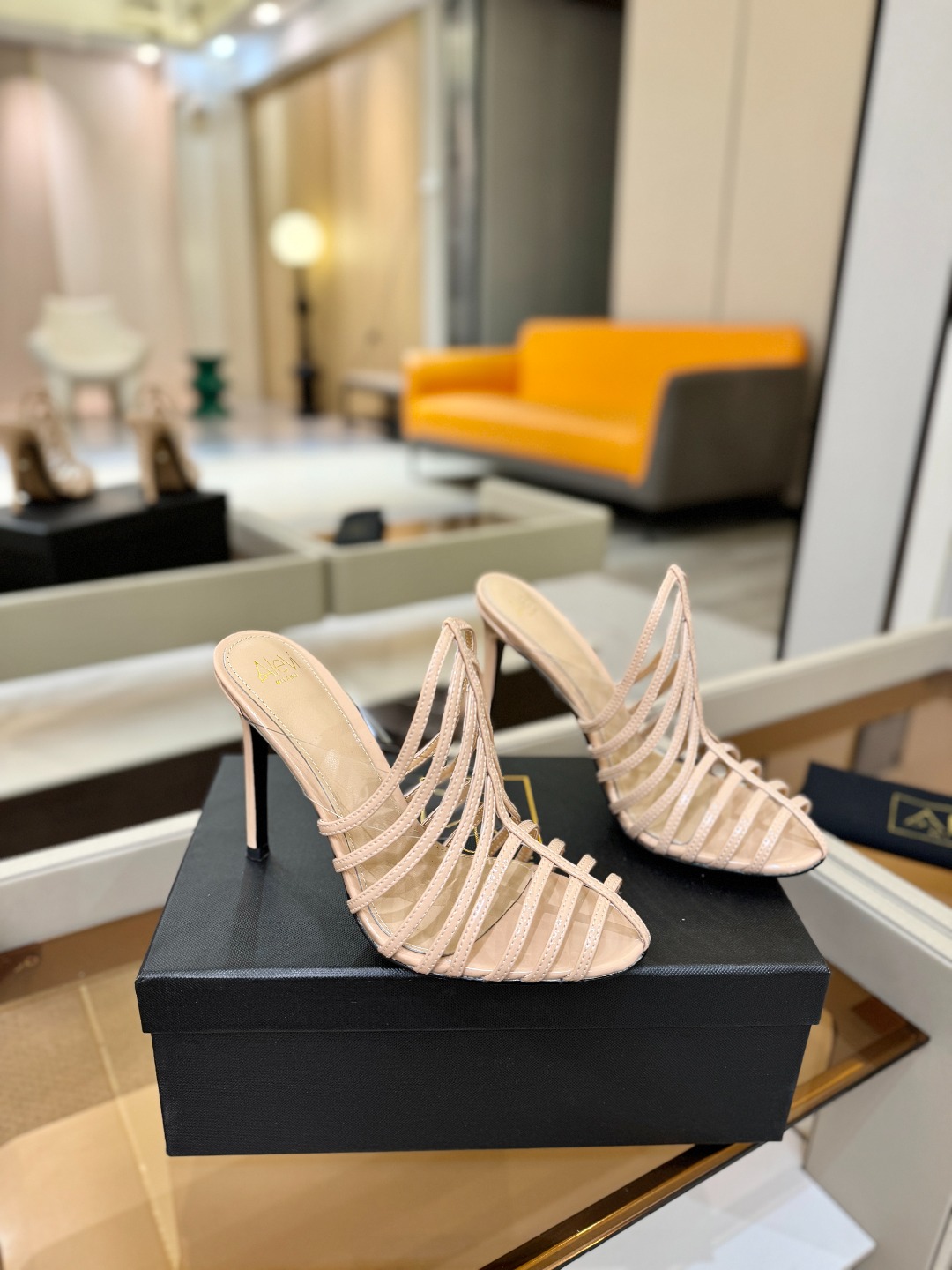 Alevi Mlano 阿列维·姆拉诺 𝘼𝙡𝙚𝙫𝙞 𝙈𝙡𝙖𝙣𝙤 Alevi Milano Alessan