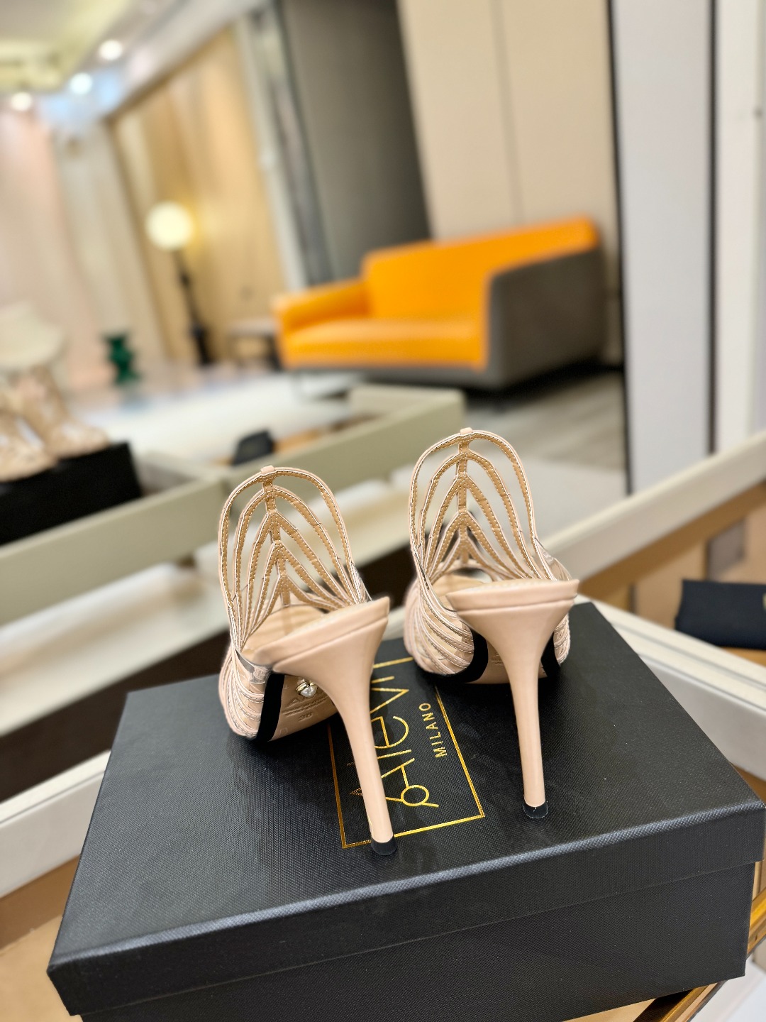 Alevi Mlano 阿列维·姆拉诺 𝘼𝙡𝙚𝙫𝙞 𝙈𝙡𝙖𝙣𝙤 Alevi Milano Alessan