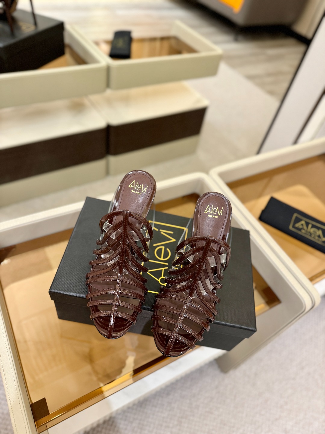 Alevi Mlano 阿列维·姆拉诺 𝘼𝙡𝙚𝙫𝙞 𝙈𝙡𝙖𝙣𝙤 Alevi Milano Alessan