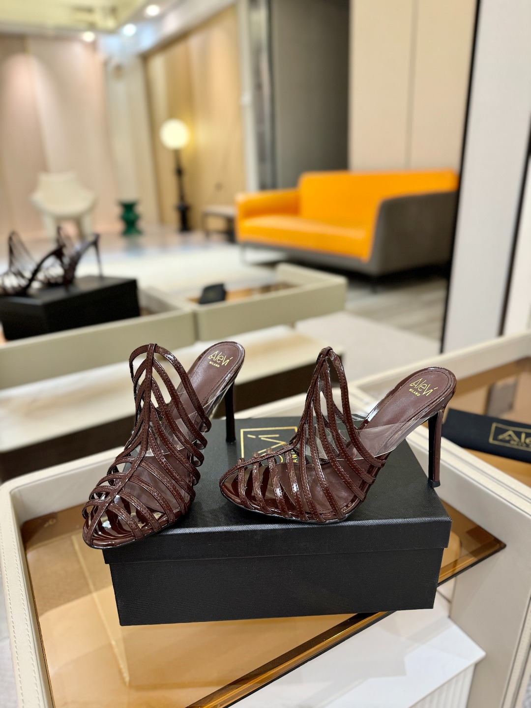 Alevi Mlano 阿列维·姆拉诺 𝘼𝙡𝙚𝙫𝙞 𝙈𝙡𝙖𝙣𝙤 Alevi Milano Alessan