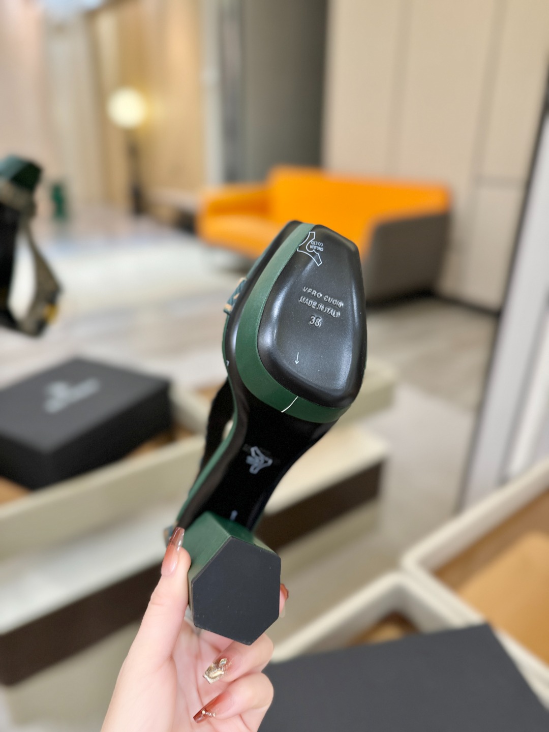 巴尔曼 走秀恨天高水台凉鞋。ʚ😊ɞ 品牌巴尔曼𝘽𝙖𝙡𝙢𝙖𝙞𝙣由法国时装设计师𝙥𝙞𝙚𝙧𝙧𝙚 𝘽𝙖𝙡𝙢𝙖𝙞𝙣