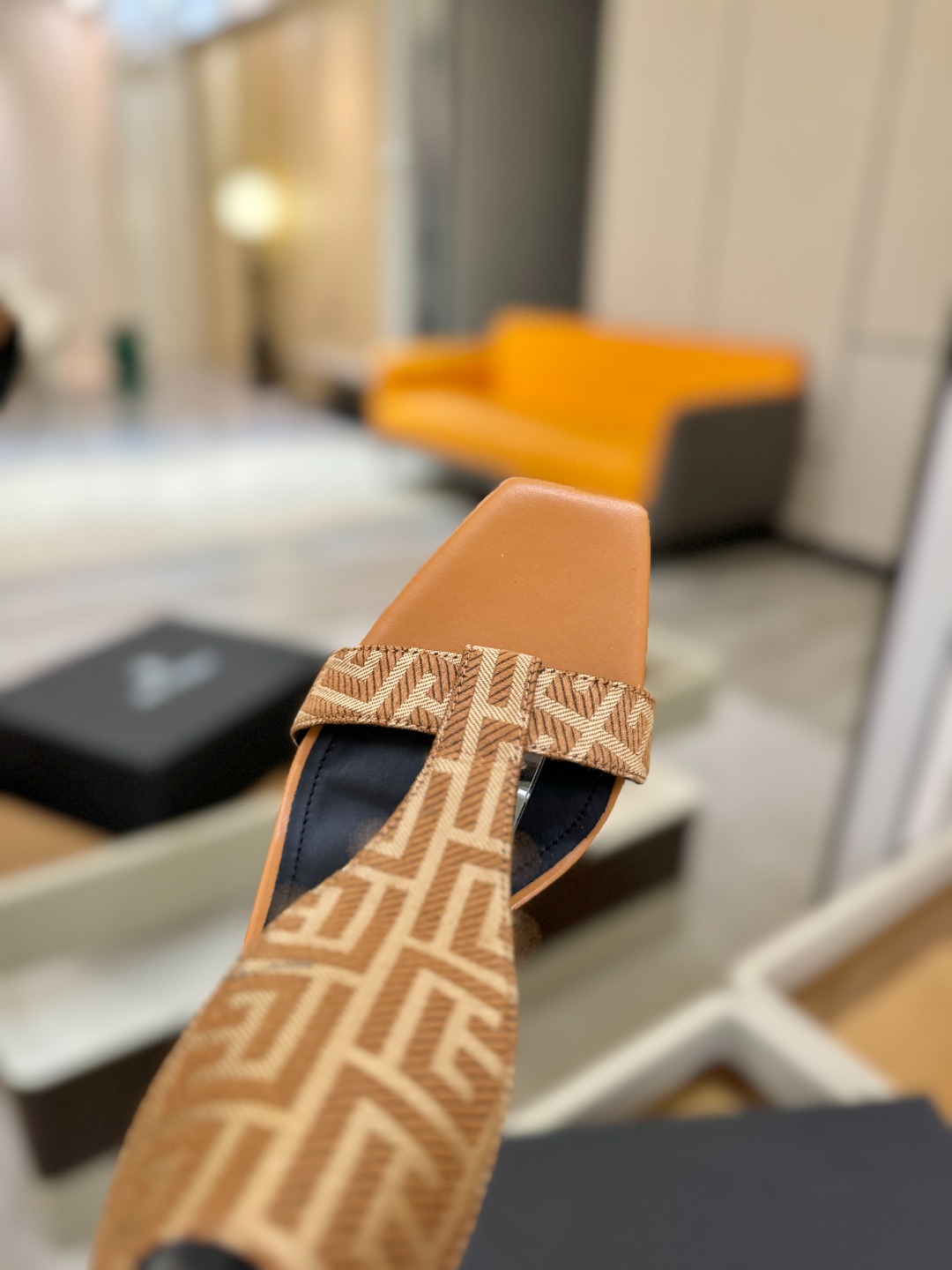 巴尔曼 走秀恨天高水台凉鞋。ʚ😊ɞ 品牌巴尔曼𝘽𝙖𝙡𝙢𝙖𝙞𝙣由法国时装设计师𝙥𝙞𝙚𝙧𝙧𝙚 𝘽𝙖𝙡𝙢𝙖𝙞𝙣