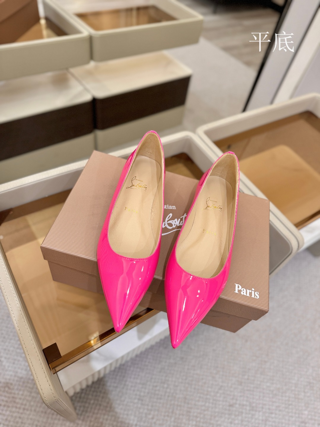 漆皮 单鞋（经典款）质感立体穿出时尚芭莎的气质优质皮里更加柔软透气，无敌瘦腿，穿上立马拉升腿的长度～涵深