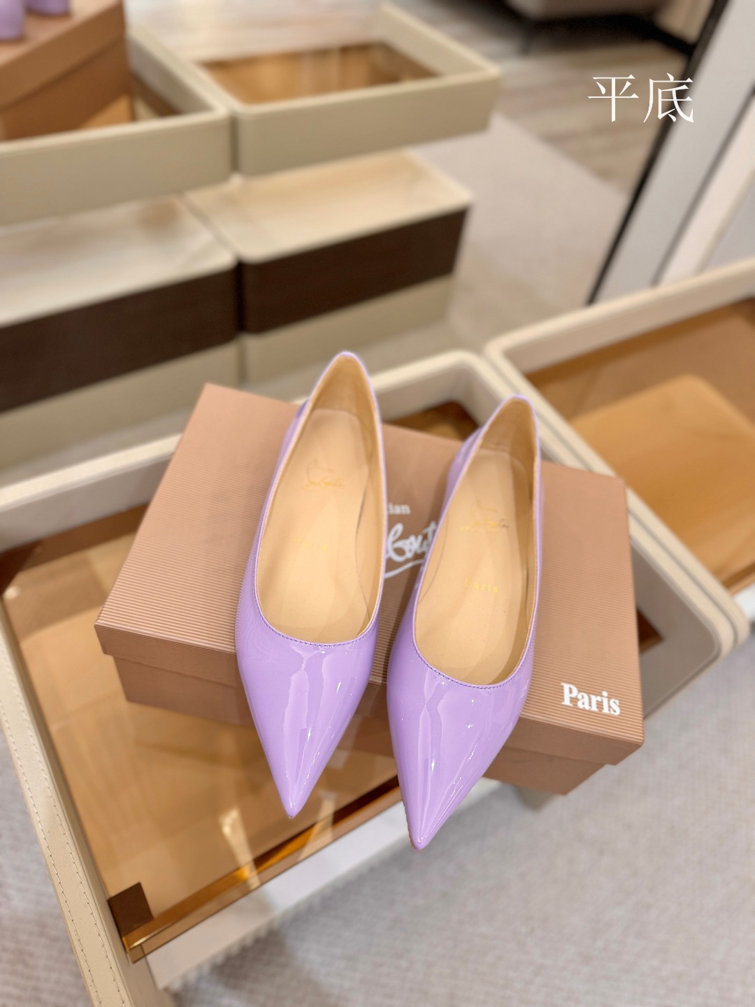 漆皮 单鞋（经典款）质感立体穿出时尚芭莎的气质优质皮里更加柔软透气，无敌瘦腿，穿上立马拉升腿的长度～涵深