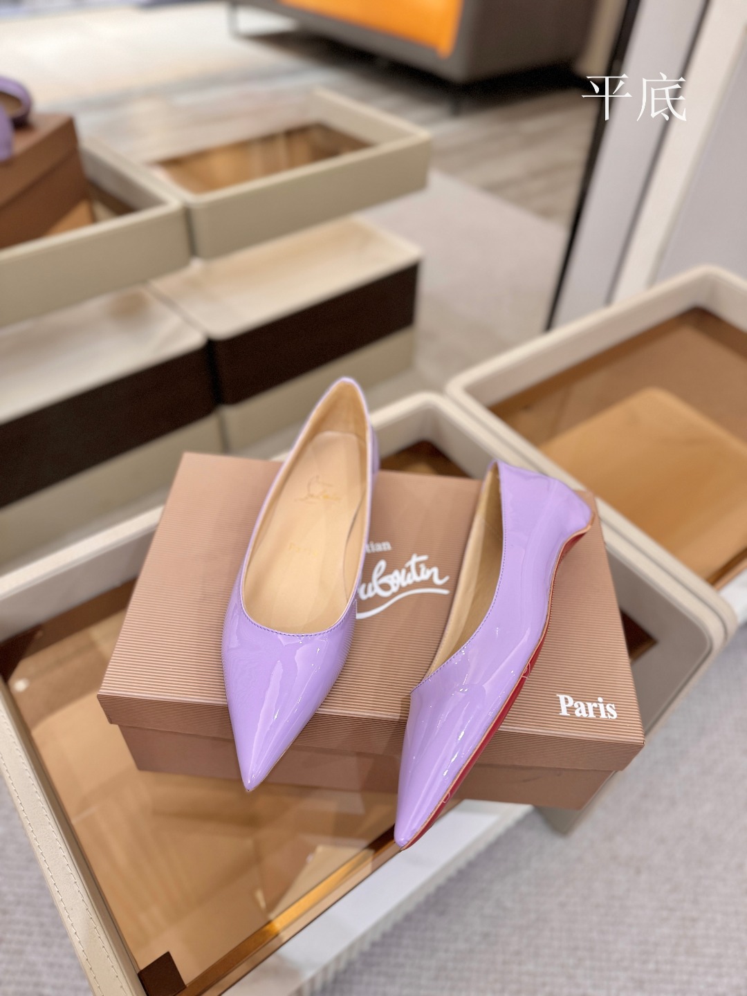 漆皮 单鞋（经典款）质感立体穿出时尚芭莎的气质优质皮里更加柔软透气，无敌瘦腿，穿上立马拉升腿的长度～涵深