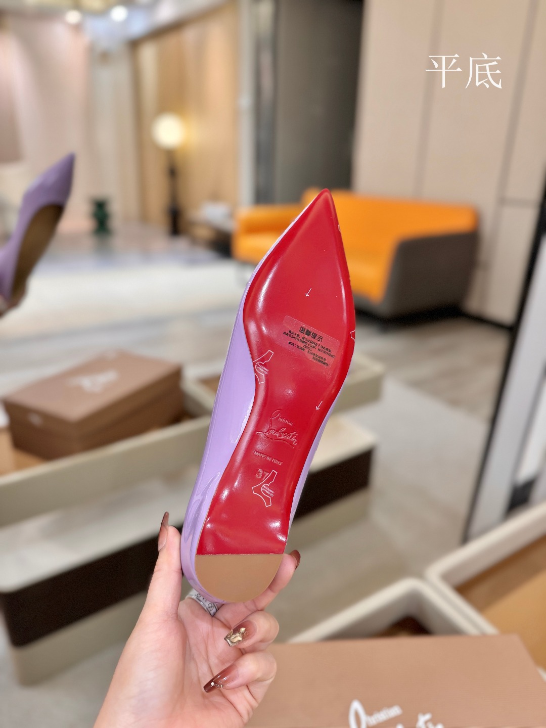 漆皮 单鞋（经典款）质感立体穿出时尚芭莎的气质优质皮里更加柔软透气，无敌瘦腿，穿上立马拉升腿的长度～涵深