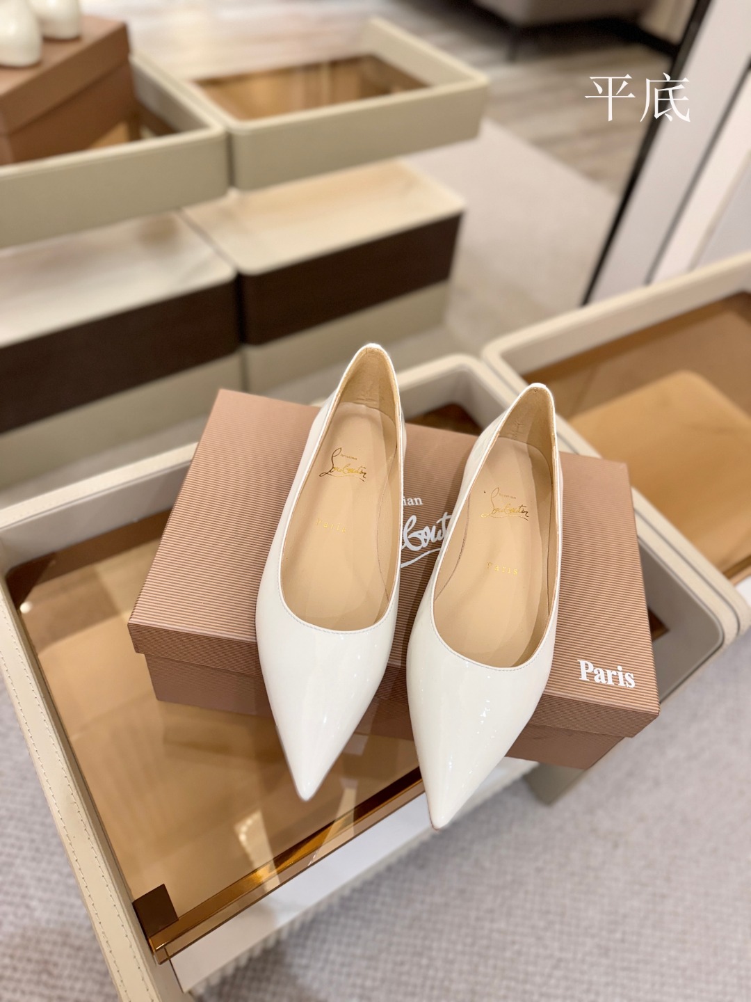 漆皮 单鞋（经典款）质感立体穿出时尚芭莎的气质优质皮里更加柔软透气，无敌瘦腿，穿上立马拉升腿的长度～涵深