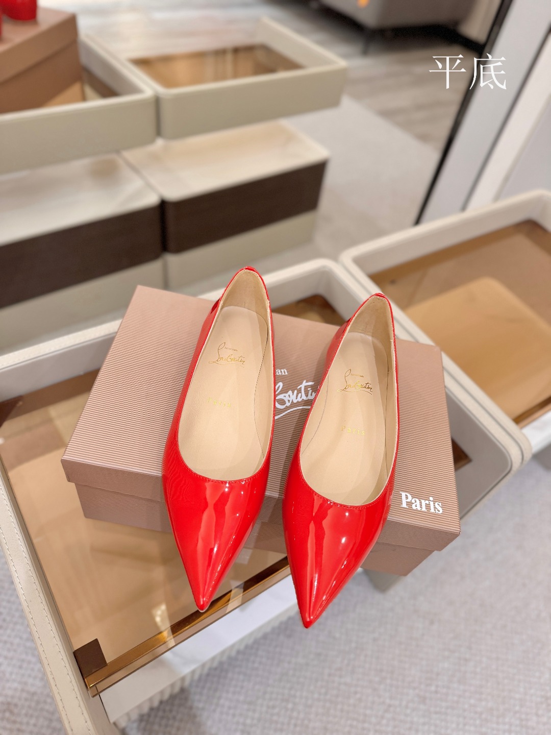 漆皮 单鞋（经典款）质感立体穿出时尚芭莎的气质优质皮里更加柔软透气，无敌瘦腿，穿上立马拉升腿的长度～涵深