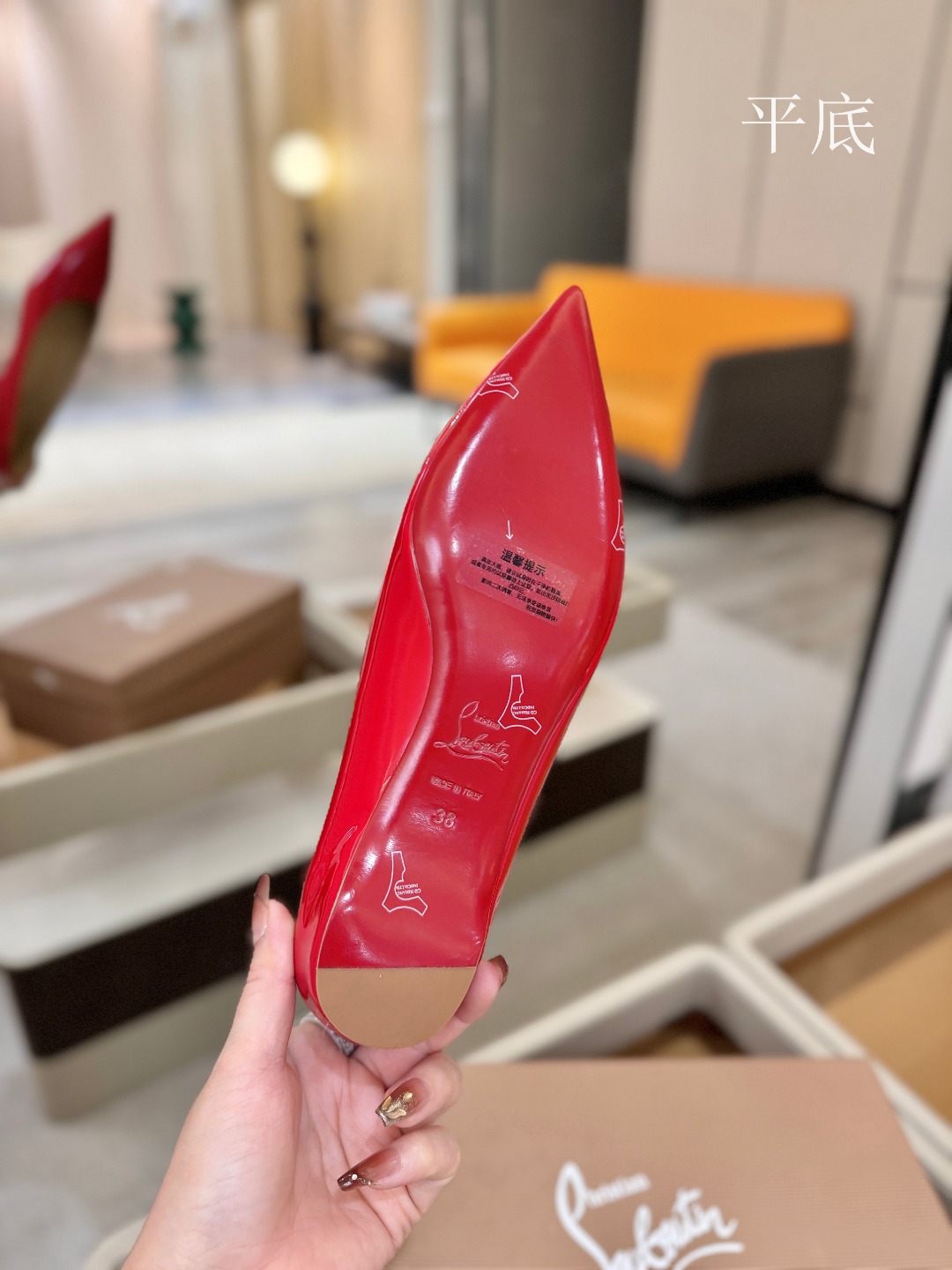 漆皮 单鞋（经典款）质感立体穿出时尚芭莎的气质优质皮里更加柔软透气，无敌瘦腿，穿上立马拉升腿的长度～涵深