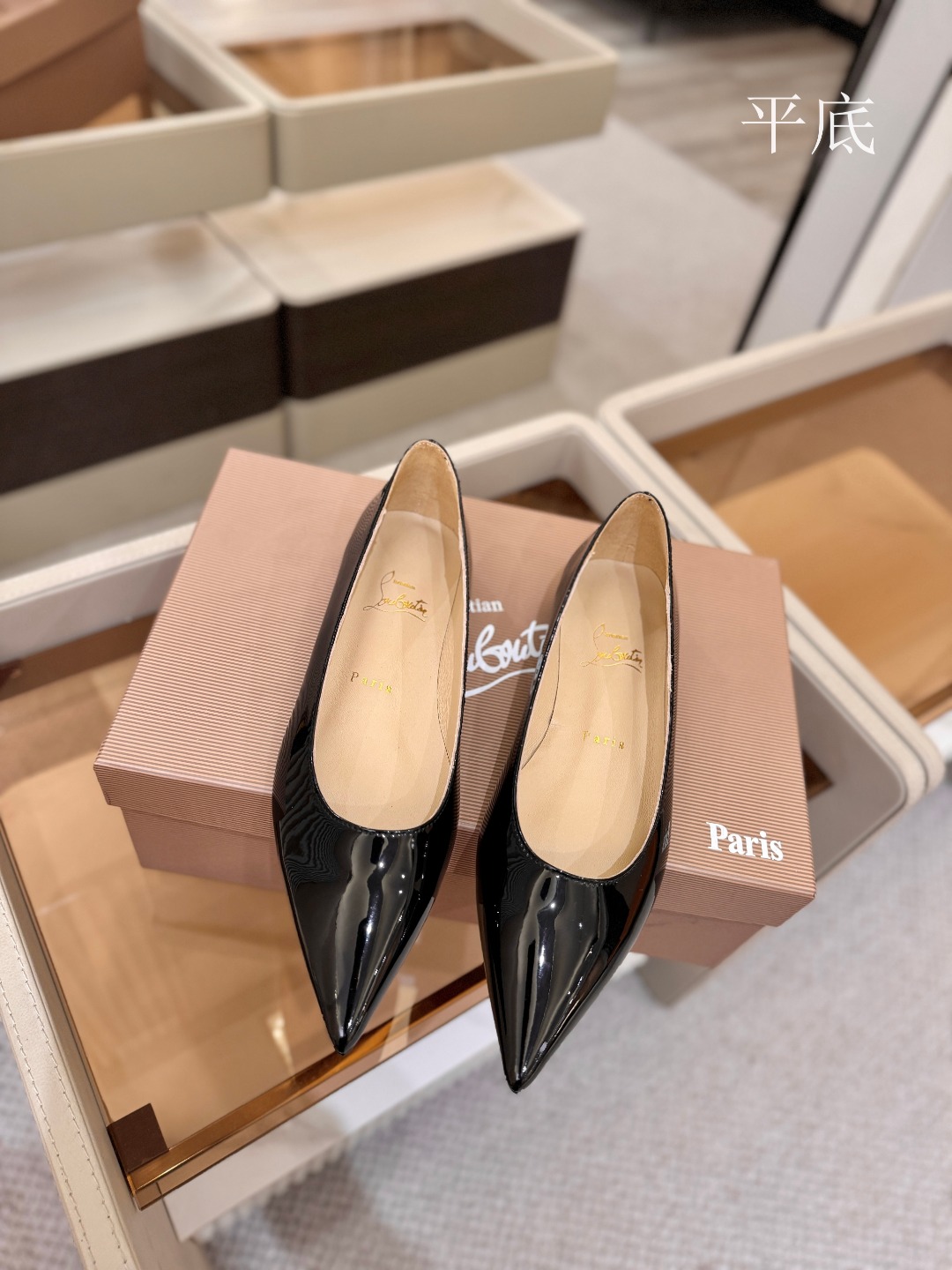 漆皮 单鞋（经典款）质感立体穿出时尚芭莎的气质优质皮里更加柔软透气，无敌瘦腿，穿上立马拉升腿的长度～涵深