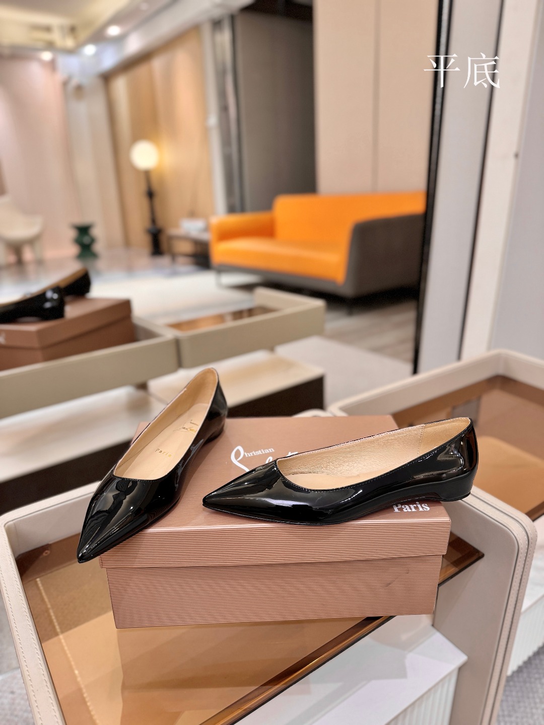 漆皮 单鞋（经典款）质感立体穿出时尚芭莎的气质优质皮里更加柔软透气，无敌瘦腿，穿上立马拉升腿的长度～涵深