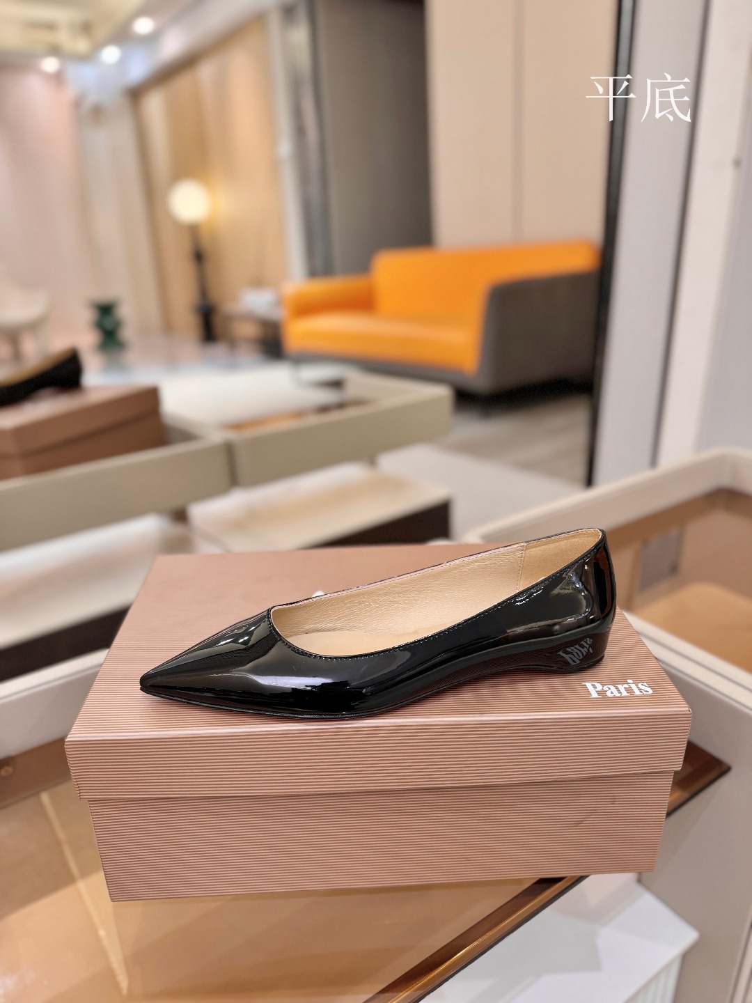 漆皮 单鞋（经典款）质感立体穿出时尚芭莎的气质优质皮里更加柔软透气，无敌瘦腿，穿上立马拉升腿的长度～涵深