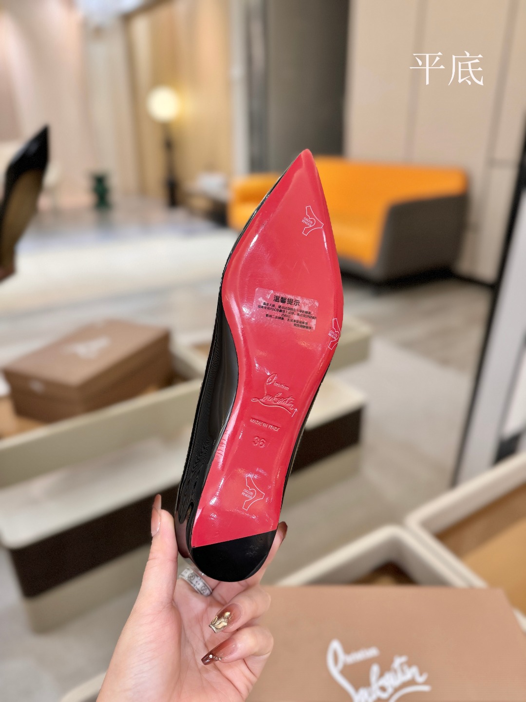 漆皮 单鞋（经典款）质感立体穿出时尚芭莎的气质优质皮里更加柔软透气，无敌瘦腿，穿上立马拉升腿的长度～涵深