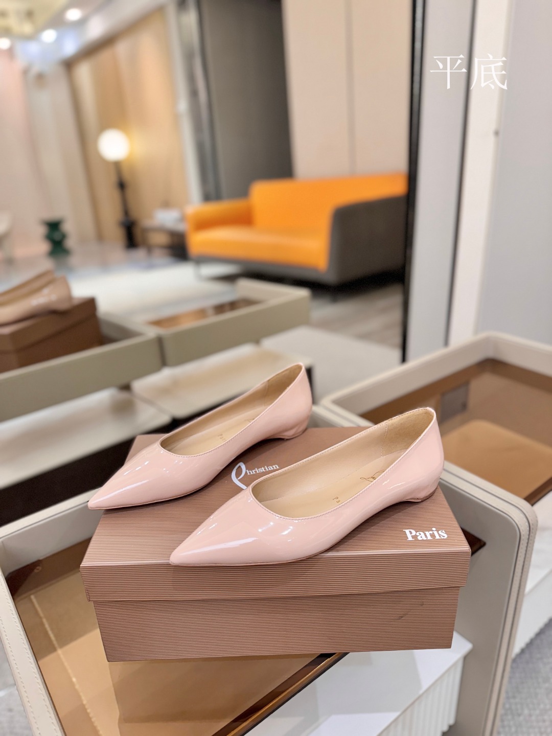 漆皮 单鞋（经典款）质感立体穿出时尚芭莎的气质优质皮里更加柔软透气，无敌瘦腿，穿上立马拉升腿的长度～涵深