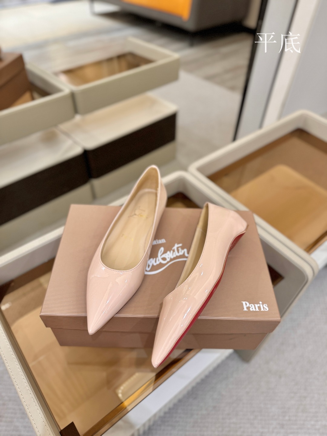 漆皮 单鞋（经典款）质感立体穿出时尚芭莎的气质优质皮里更加柔软透气，无敌瘦腿，穿上立马拉升腿的长度～涵深