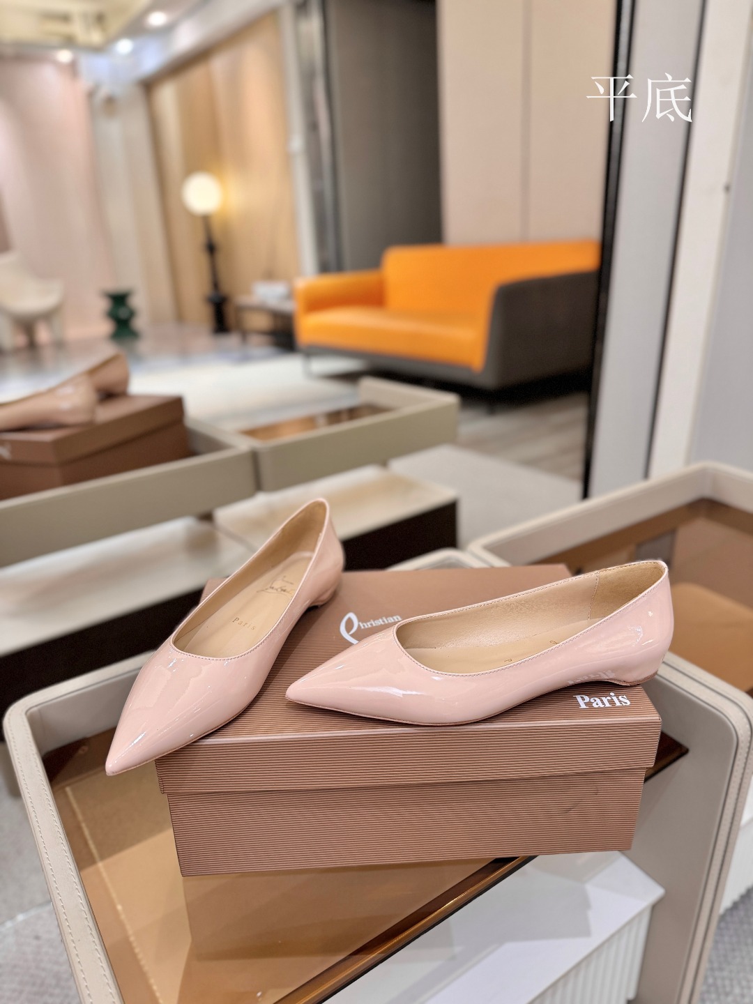 漆皮 单鞋（经典款）质感立体穿出时尚芭莎的气质优质皮里更加柔软透气，无敌瘦腿，穿上立马拉升腿的长度～涵深