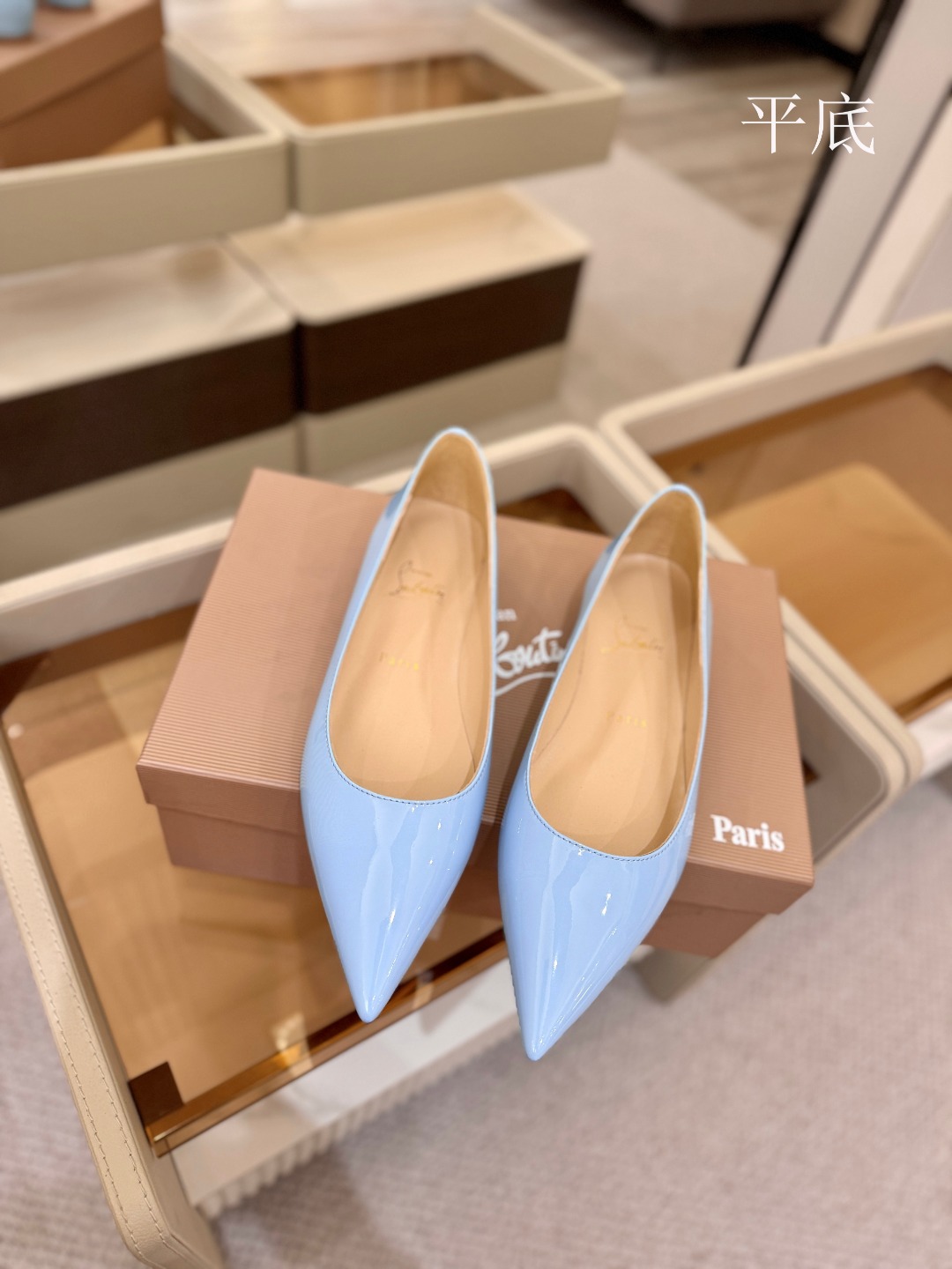 漆皮 单鞋（经典款）质感立体穿出时尚芭莎的气质优质皮里更加柔软透气，无敌瘦腿，穿上立马拉升腿的长度～涵深