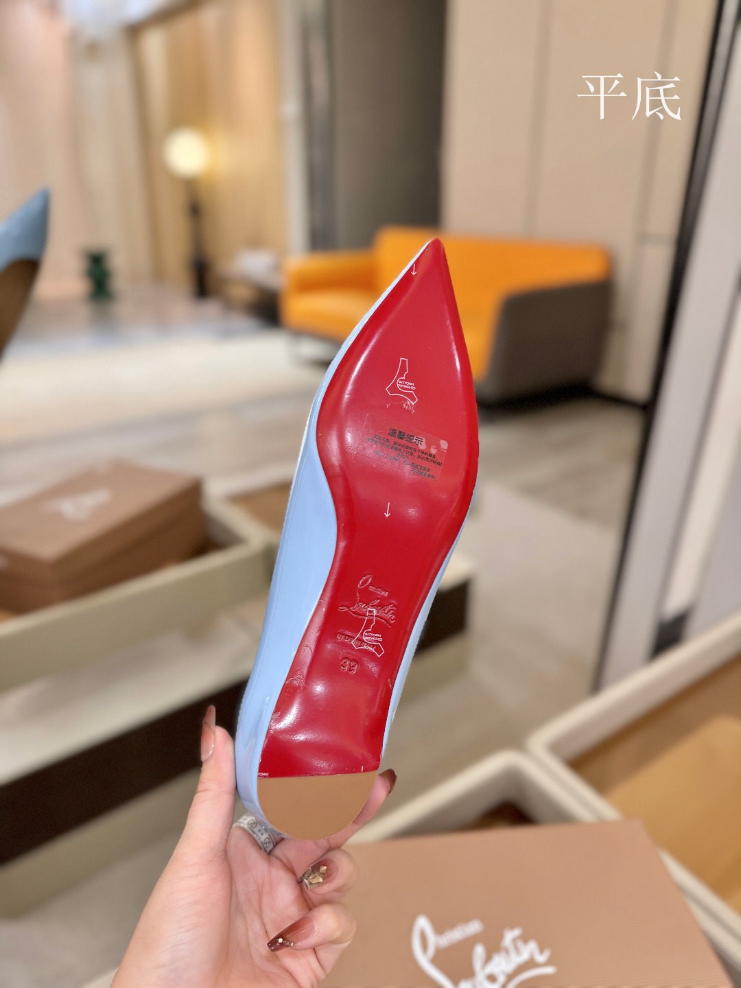 漆皮 单鞋（经典款）质感立体穿出时尚芭莎的气质优质皮里更加柔软透气，无敌瘦腿，穿上立马拉升腿的长度～涵深