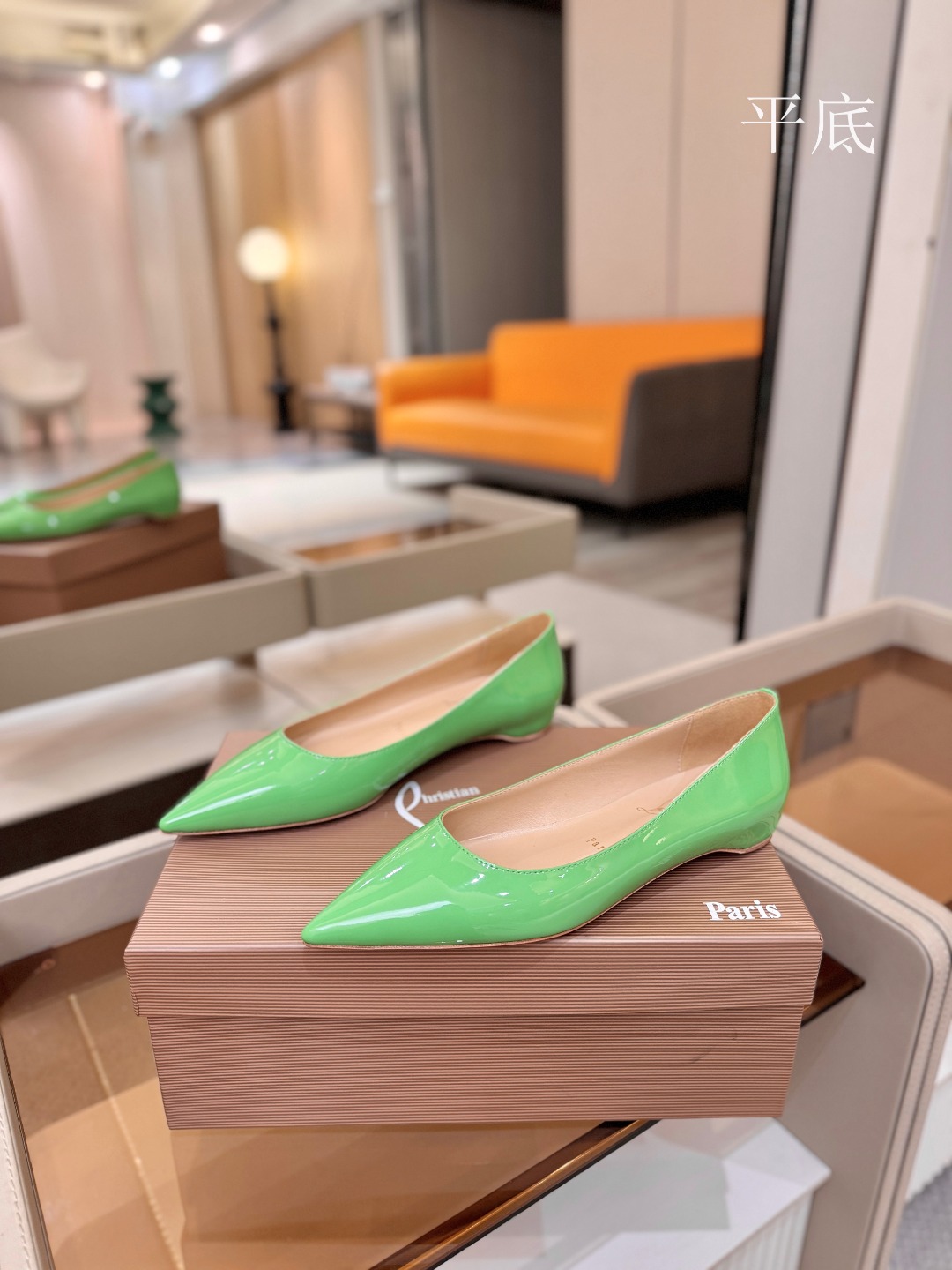 漆皮 单鞋（经典款）质感立体穿出时尚芭莎的气质优质皮里更加柔软透气，无敌瘦腿，穿上立马拉升腿的长度～涵深